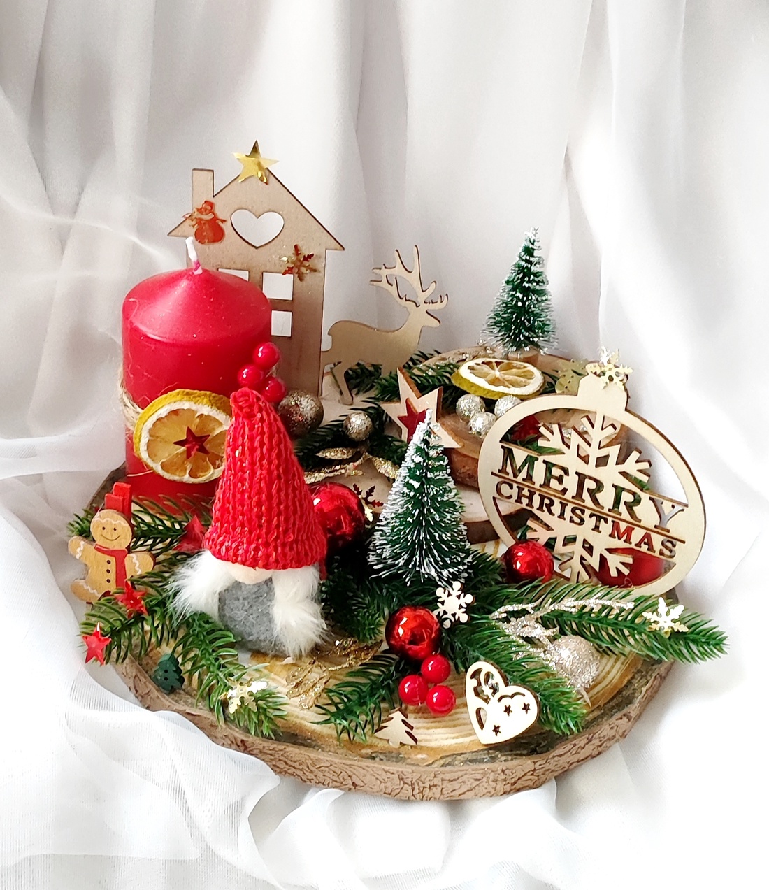 Aranjament, decorațiune felie de lemn pentru masa de Craciun, cadou pentru cei dragi.  - crăciun - decorațiuni de crăciun de casă - decor pentru masă de crăciun - Artynos.ro