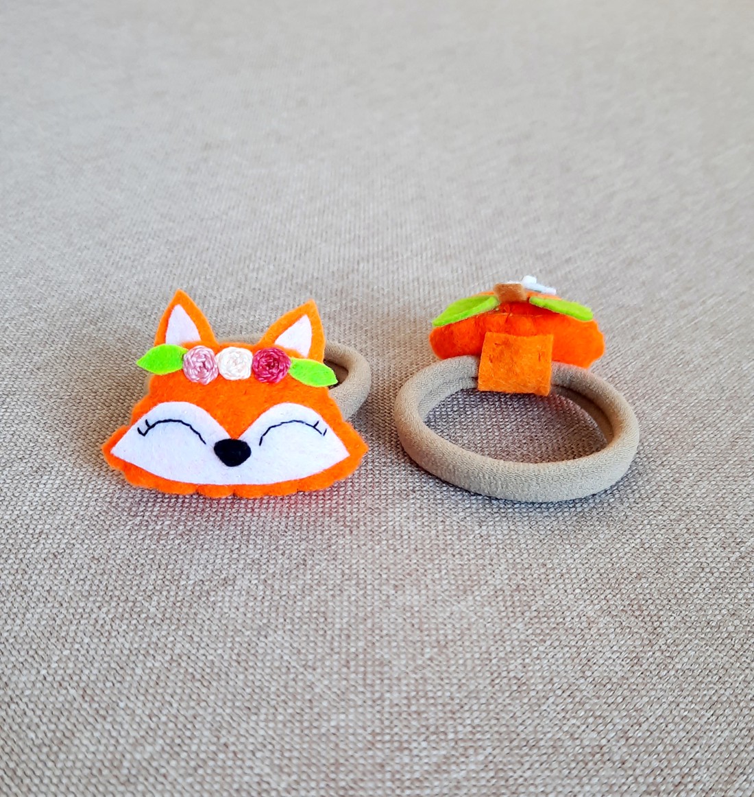 Foxy dovleac scrunchie pentru fete - - Artynos.ro Foxy dovleac scrunchie pentru fete - - Artynos.ro