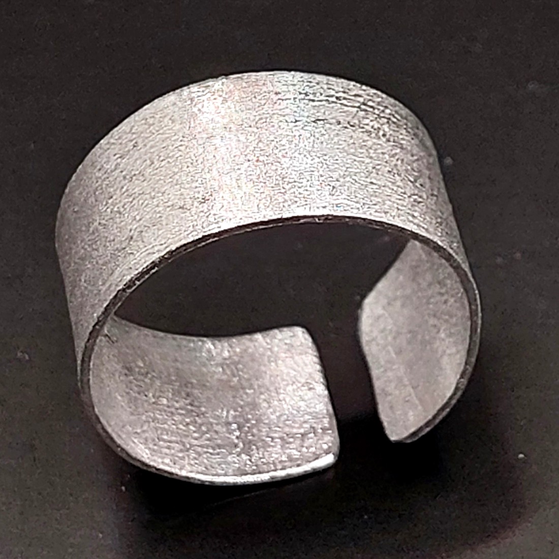 Inel minimalist lucios din aluminiu -  - Artynos.ro Inel minimalist lucios din aluminiu -  - Artynos.ro