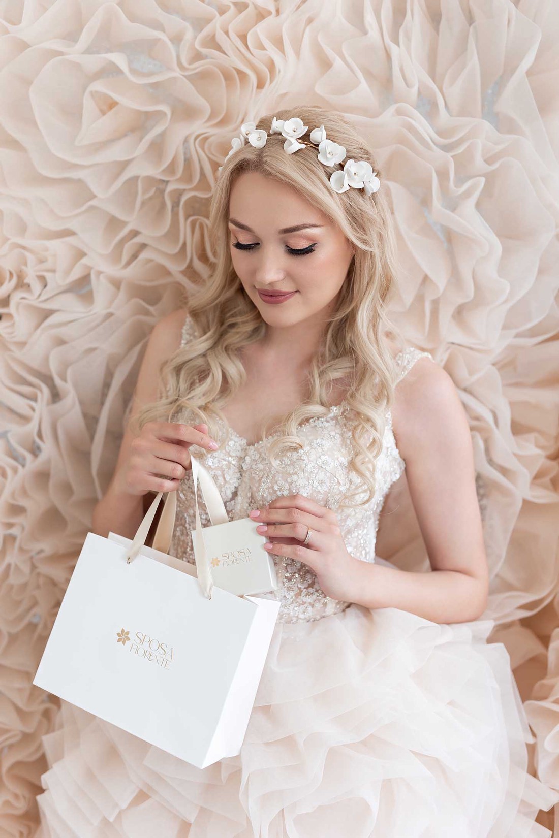Martina florale accesorii de păr bentiță de mireasă - - Artynos.ro Martina florale accesorii de păr bentiță de mireasă - - Artynos.ro