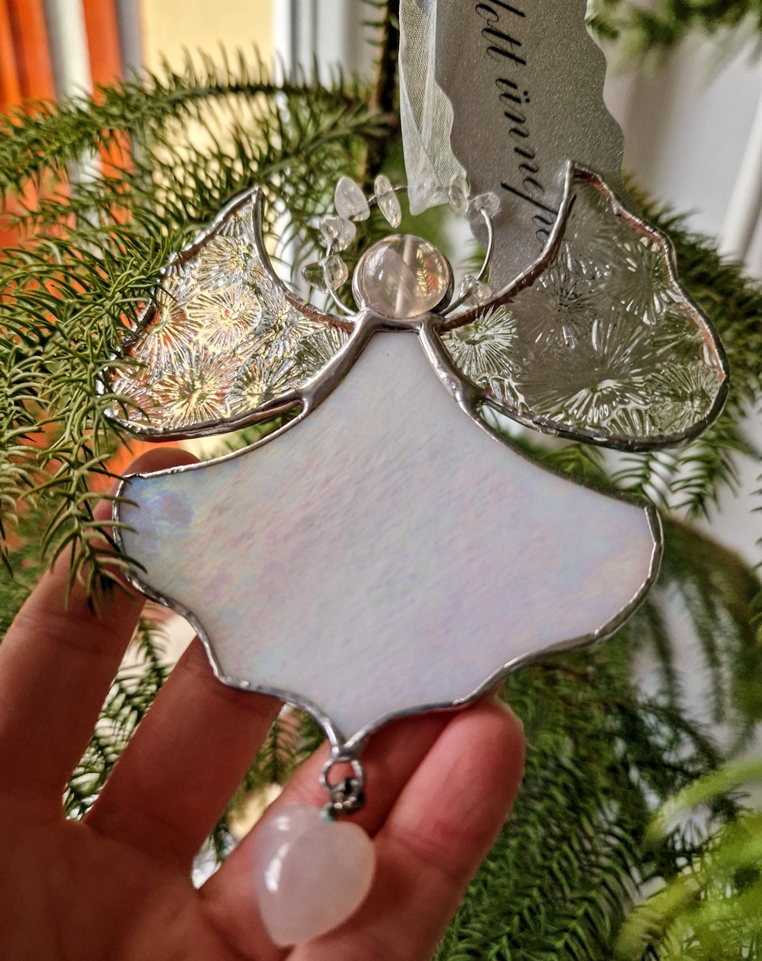 Înger de cristal în culoare opalescentă - crăciun - cadouri de moș crăciun - cadouri de moș crăciun - Artynos.ro