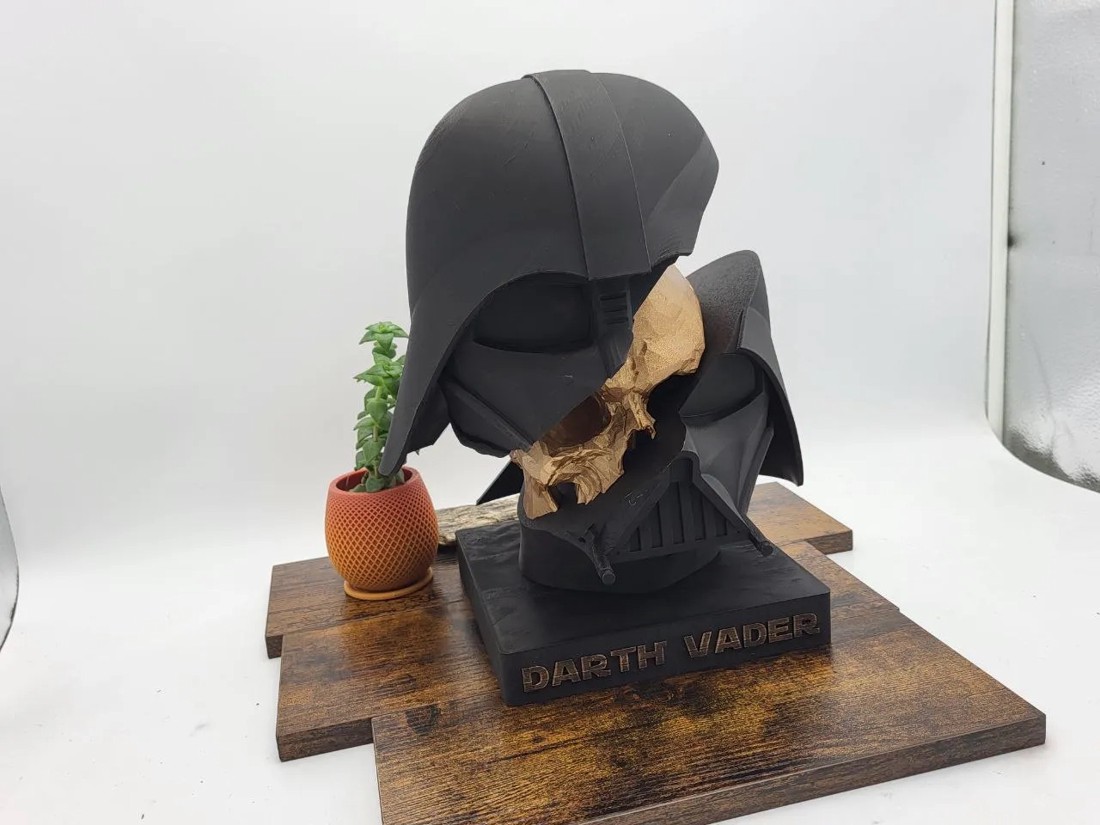 Statuia craniului lui Darth Vader -  - Artynos.ro