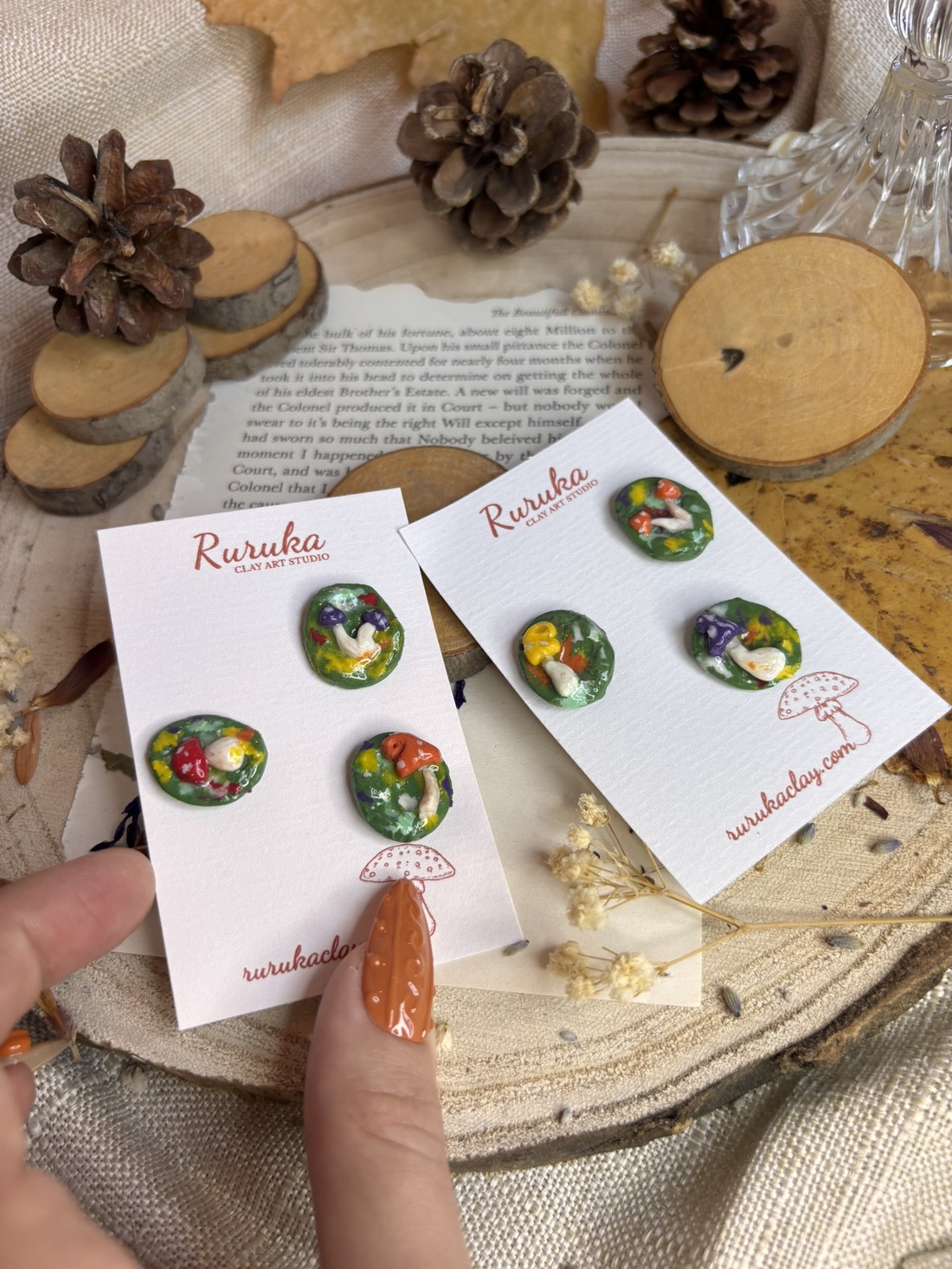 Insignă de toamnă cu ciupercuțe - genți și portofele - accesorii genți - breloc - Artynos.ro