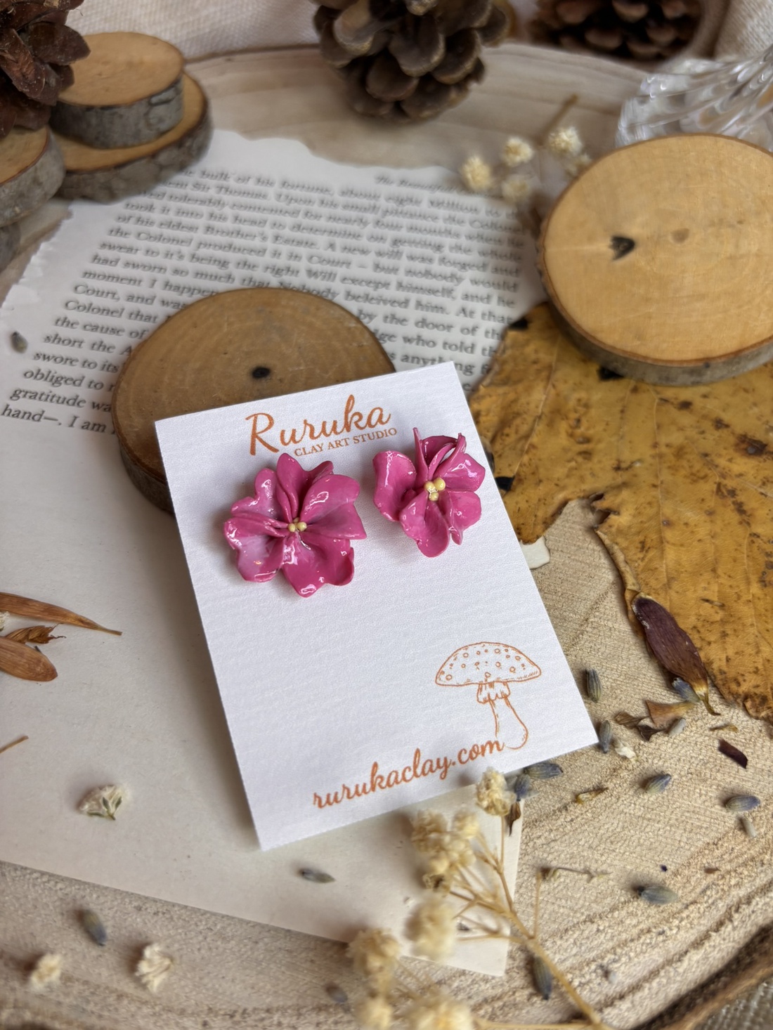 Cercei cu motiv floral roz - bijuterii - cercei - cercei cu figurine - Artynos.ro