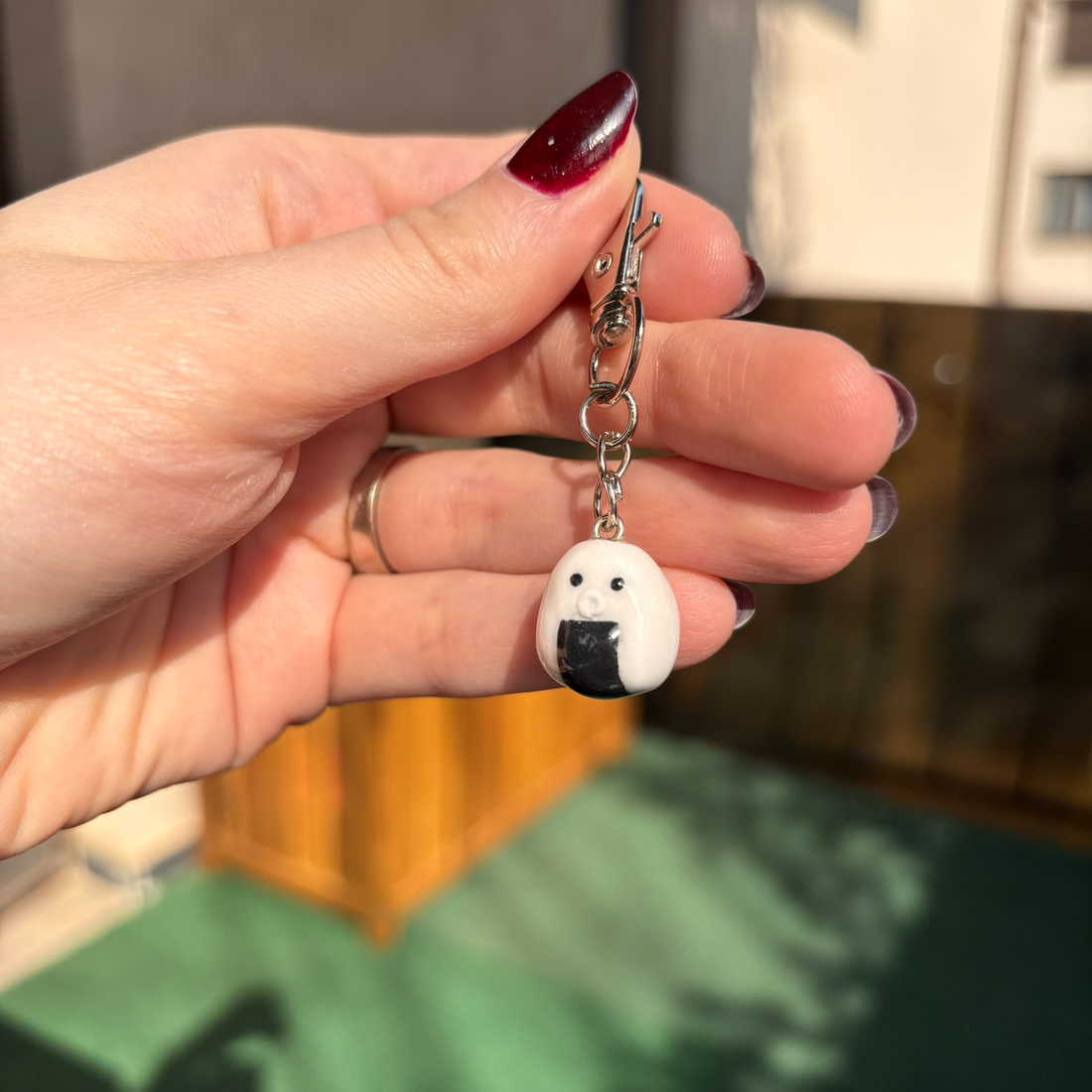 Breloc Onigiri Blob - genți și portofele - accesorii genți - breloc - Artynos.ro