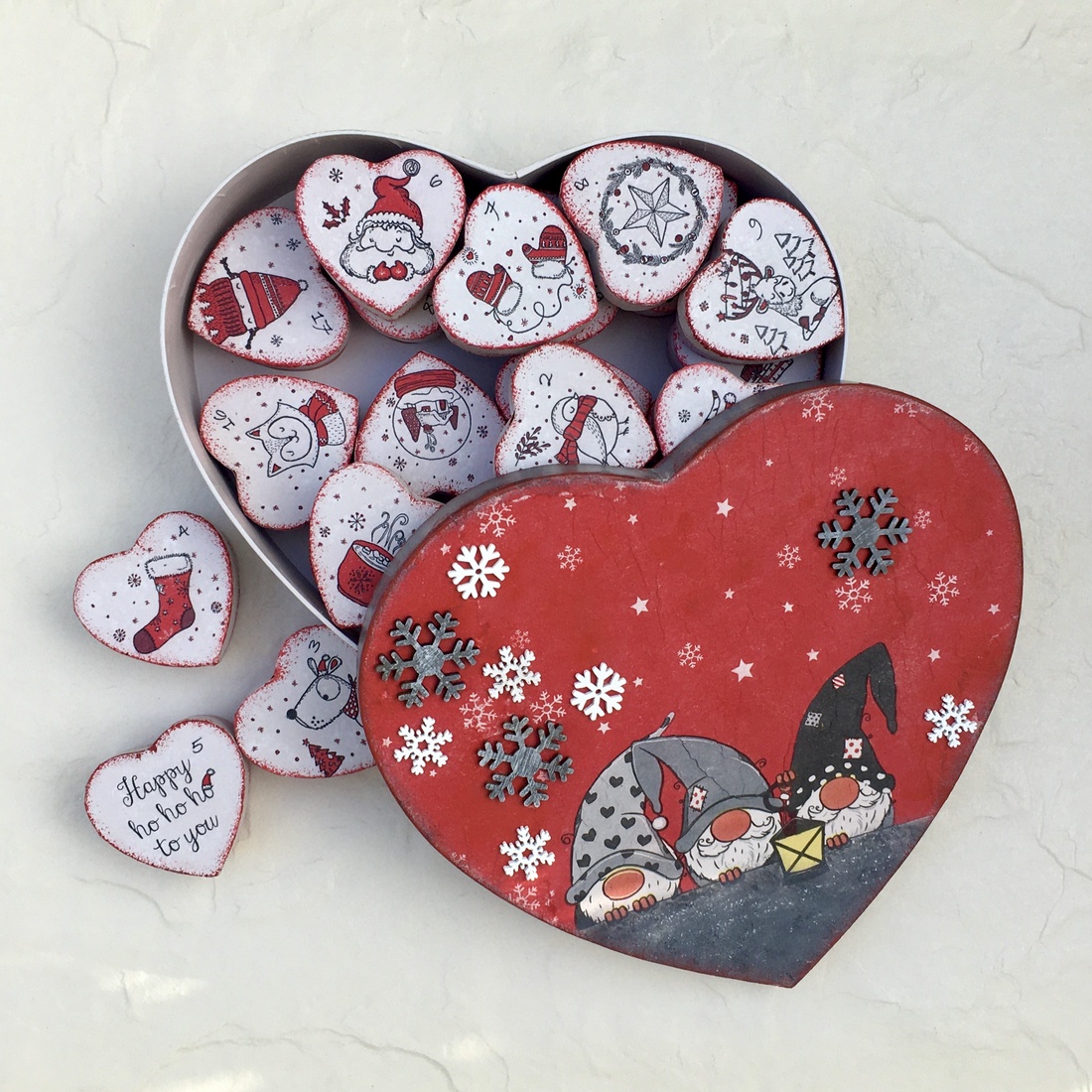 Calendarul Adventului, calendar, inimi  - crăciun - decorațiuni de advent - calendar de advent - Artynos.ro