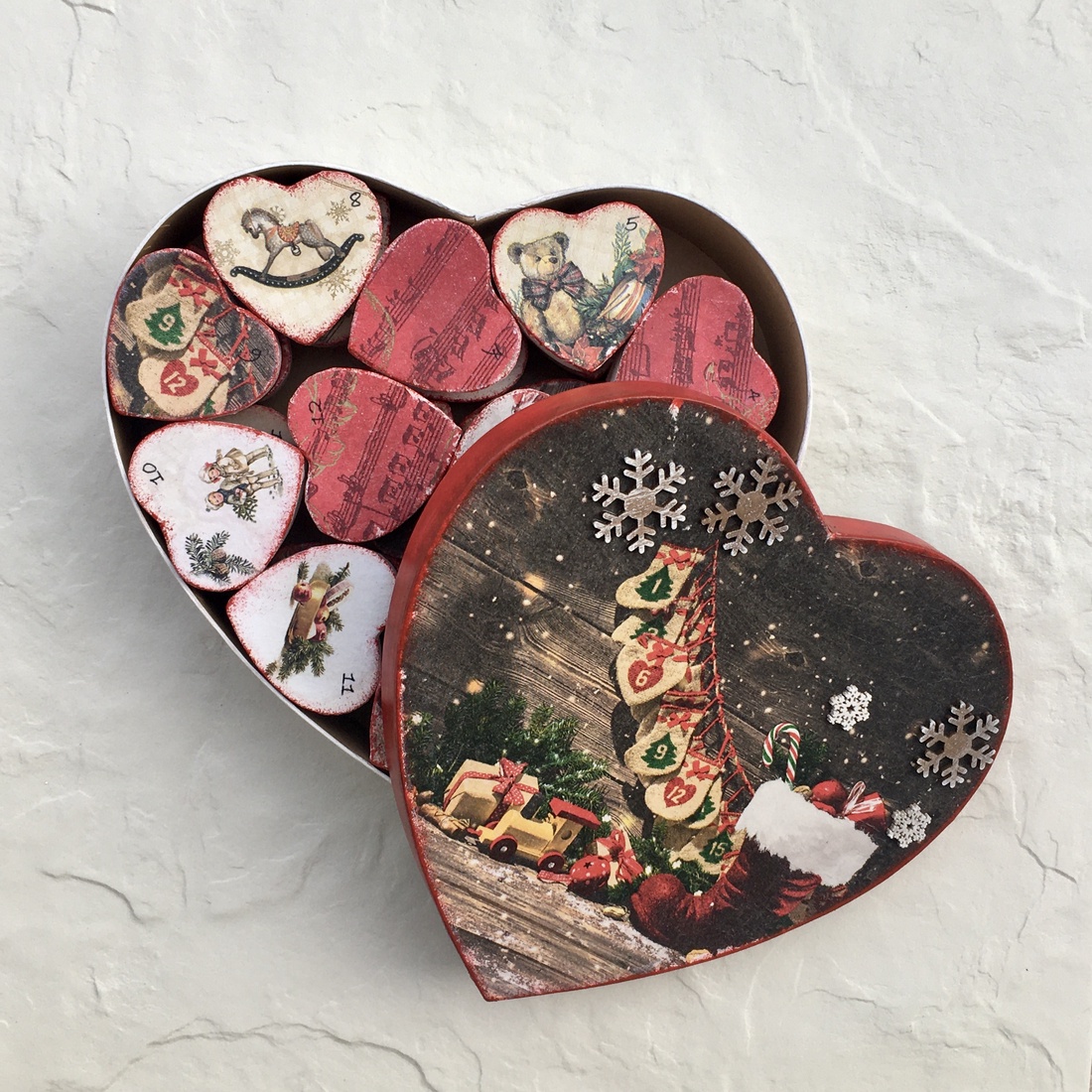 Calendarul Adventului, calendar, inimi  - crăciun - decorațiuni de advent - calendar de advent - Artynos.ro