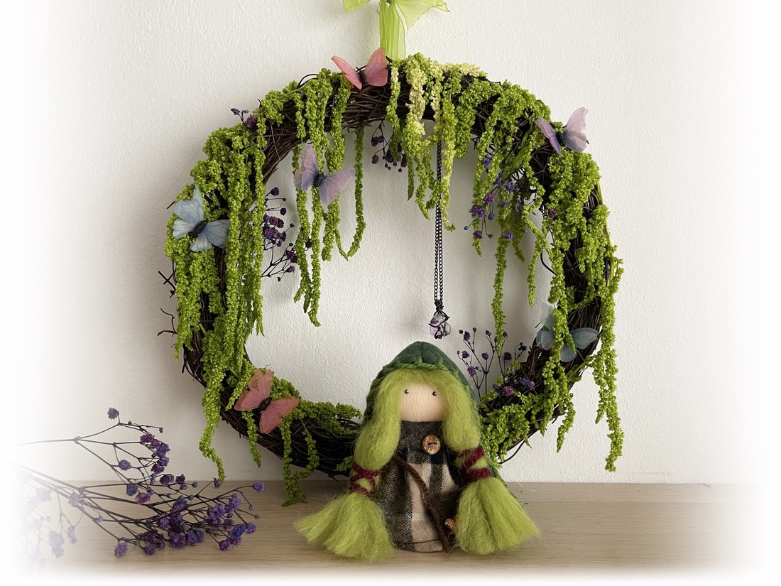 Coroniță decor, Coroniță de primăvară cu fluturi și flori, coroniță rustică - casă & stil de viață - accesorii pentru decorat casa - decorațiuni de pereți, decorațiuni suspendate - decorațiuni cu licheni - Artynos.ro Coroniță decor, Coroniță de primăvară cu fluturi și flori, coroniță rustică - casă & stil de viață - accesorii pentru decorat casa - decorațiuni de pereți, decorațiuni suspendate - decorațiuni cu licheni - Artynos.ro