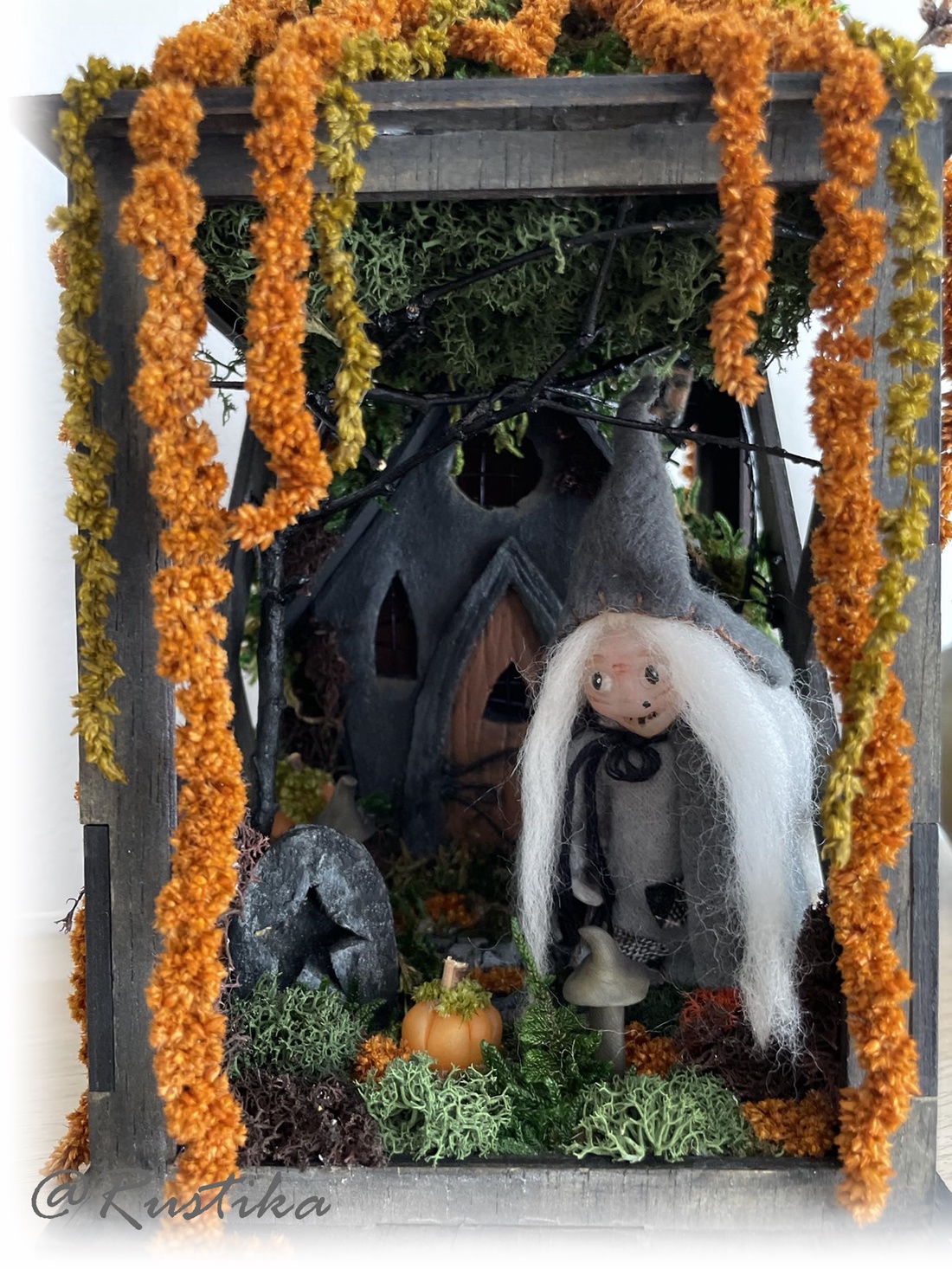 Felinar căsuță vrăjitoare, Dioramă miniatură, Felinar decorativ cu leduri, Decor Halloween - casă & stil de viață - lămpi și corpuri de iluminat - lampă de ambianță - Artynos.ro