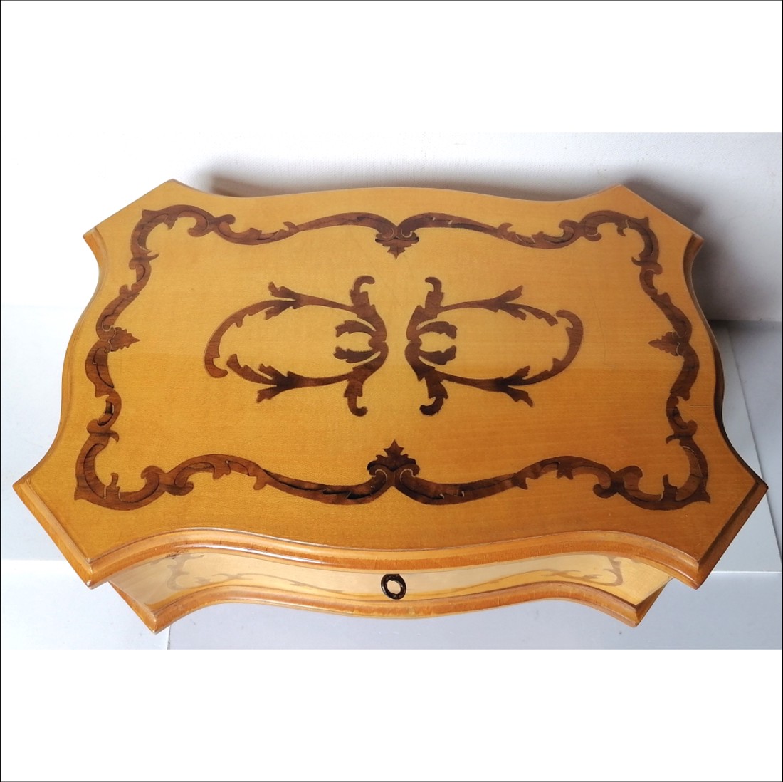 Cutie de comori cu incrustări în stil baroc - bijuterii - suporturi și cutii de bijuterii - cutii de bijuterii - Artynos.ro