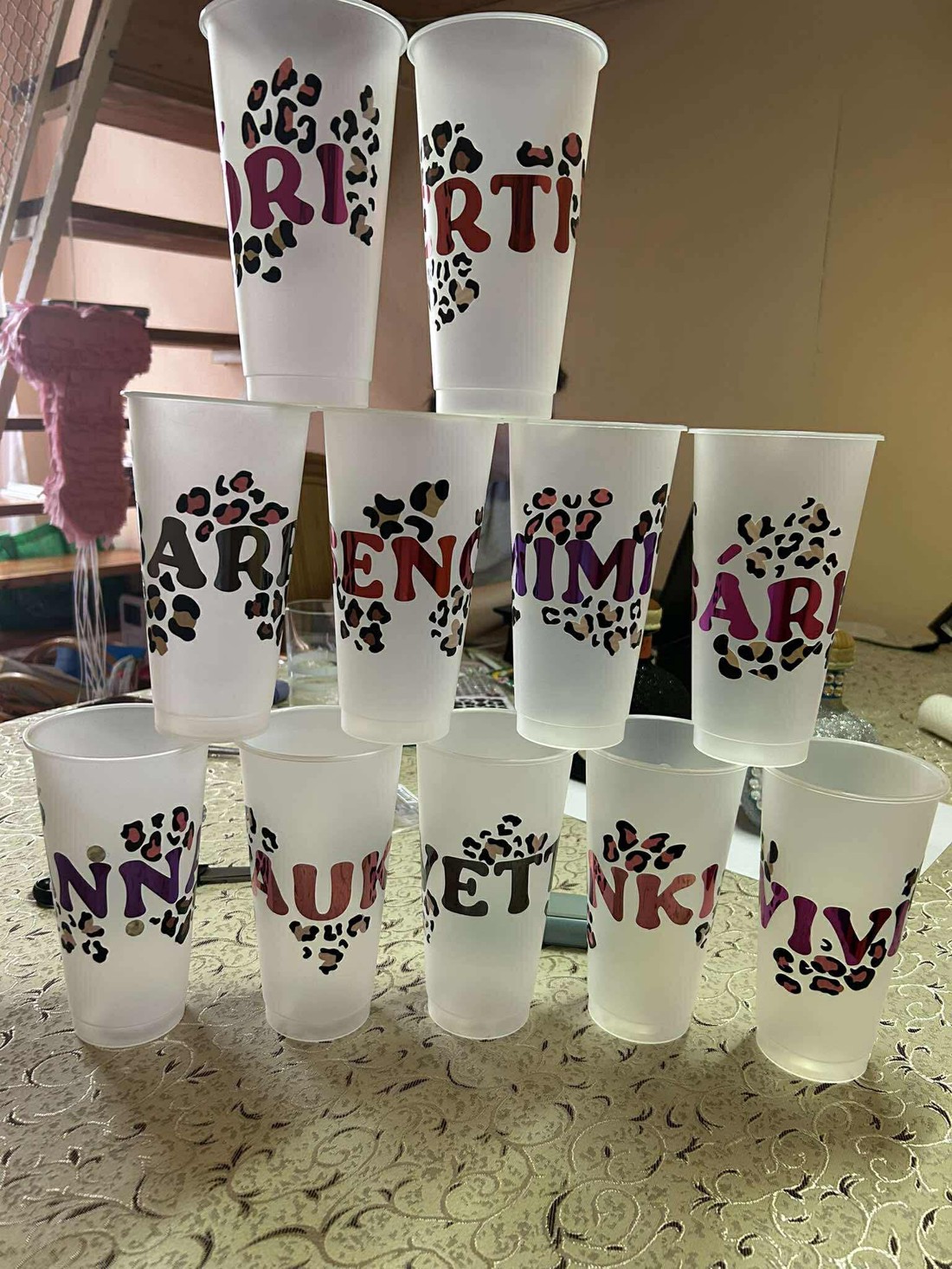 Pahare din plastic cu inscripții și desene - casă & stil de viață - accesorii pentru echipamente de bucătărie - accesorii de servire - pahare coniac - Artynos.ro