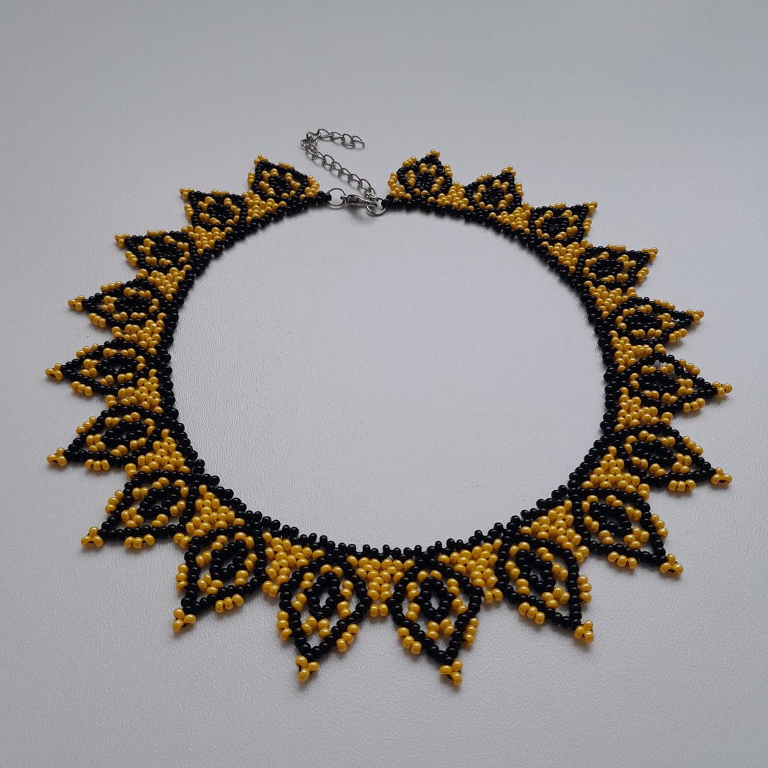 Colier de perle negru-lămâie - - Artynos.ro Colier de perle negru-lămâie - - Artynos.ro