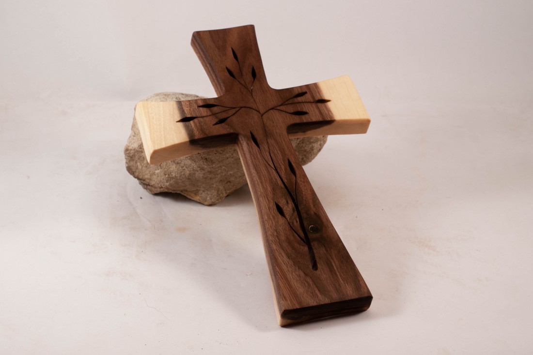 Cruce din lemn cu model, cruce de perete  - casă & stil de viață - accesorii religioase - cruce - Artynos.ro