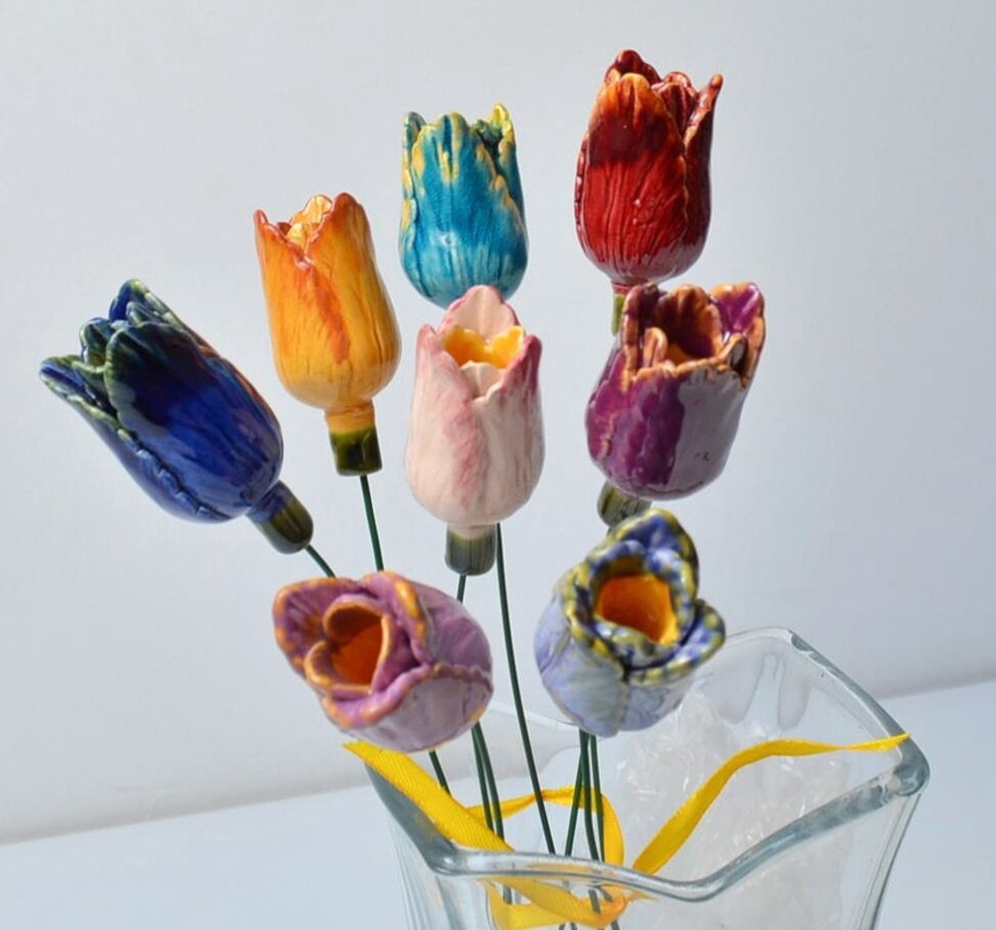 Floare de lalea din ceramică, floare artizanală din ceramică -  - Artynos.ro