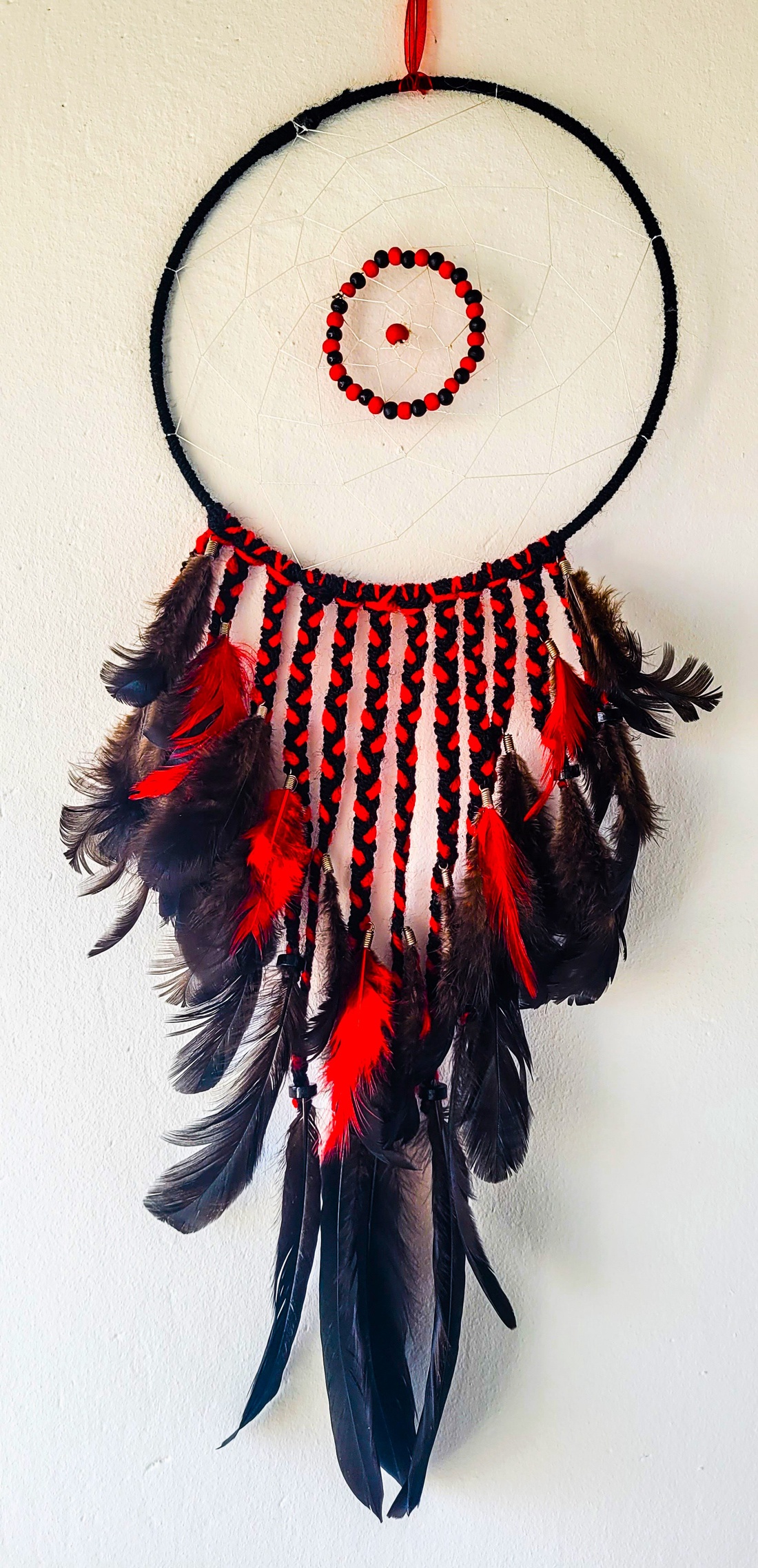 Dream Catcher tradițional Black and Red - casă & stil de viață - accesorii pentru decorat casa - decorațiuni de pereți, decorațiuni suspendate - capcană de vise - Artynos.ro Dream Catcher tradițional Black and Red - casă & stil de viață - accesorii pentru decorat casa - decorațiuni de pereți, decorațiuni suspendate - capcană de vise - Artynos.ro