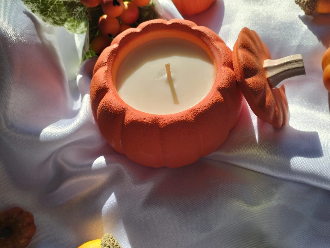 Lumânare Aromă Dovleac cu Condimente - casă & stil de viață - lumânări, parfumuri, arome - lumânare - lumânări artizanale - Artynos.ro Lumânare Aromă Dovleac cu Condimente - casă & stil de viață - lumânări, parfumuri, arome - lumânare - lumânări artizanale - Artynos.ro