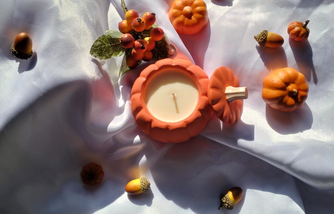 Lumânare Aromă Dovleac cu Condimente - casă & stil de viață - lumânări, parfumuri, arome - lumânare - lumânări artizanale - Artynos.ro Lumânare Aromă Dovleac cu Condimente - casă & stil de viață - lumânări, parfumuri, arome - lumânare - lumânări artizanale - Artynos.ro