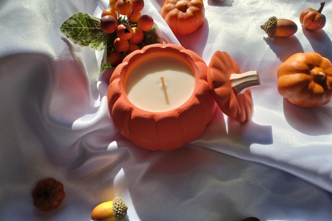 Lumânare Aromă Dovleac cu Condimente - casă & stil de viață - lumânări, parfumuri, arome - lumânare - lumânări artizanale - Artynos.ro Lumânare Aromă Dovleac cu Condimente - casă & stil de viață - lumânări, parfumuri, arome - lumânare - lumânări artizanale - Artynos.ro