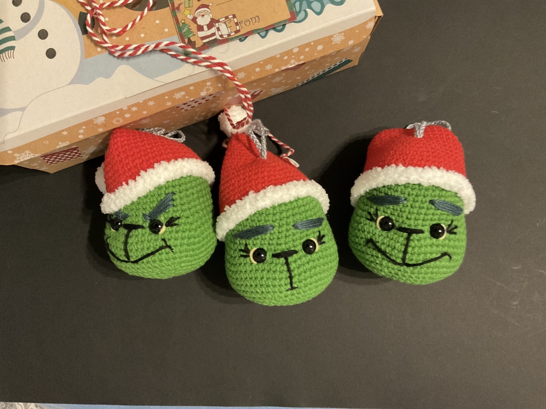 Set 3 globuri croșetate pentru brad  Grinch cu expresii diferite - accesorii de crăciun - decorațiuni de crăciun de casă - decorațiuni pentru pomul de crăciun - Artynos.ro