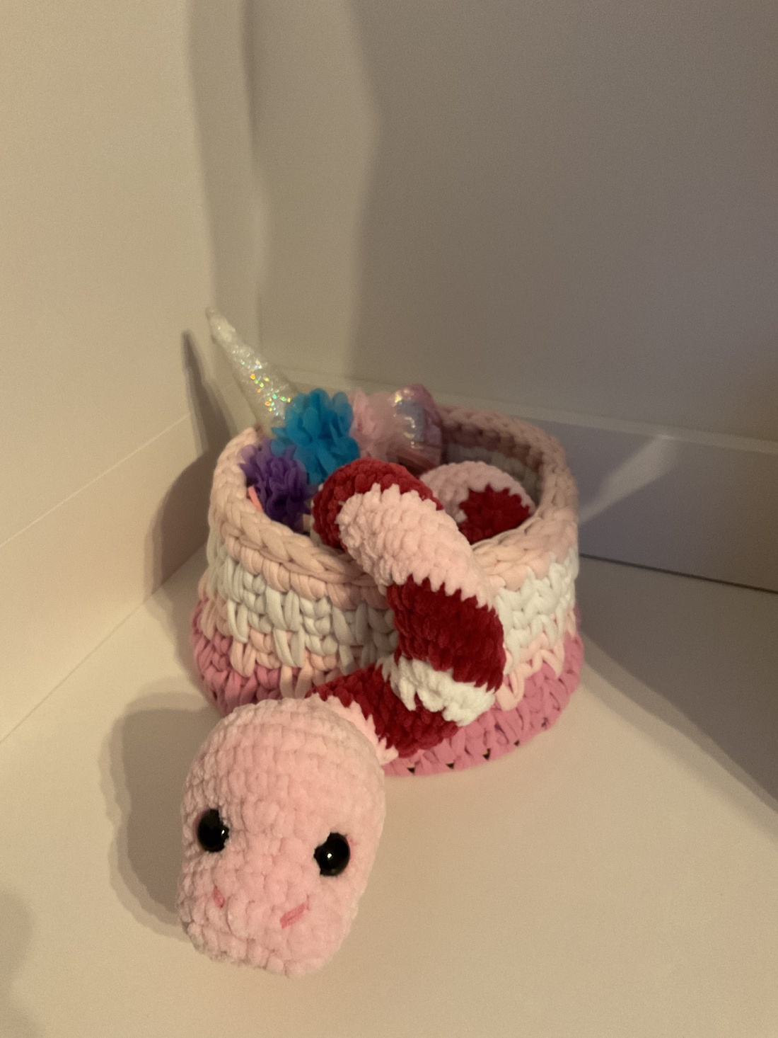 Jucărie șarpe croșetată manual - jucării și echipamente pentru copii - plușuri - păpușă croșetată, păpușă de pluș - Artynos.ro