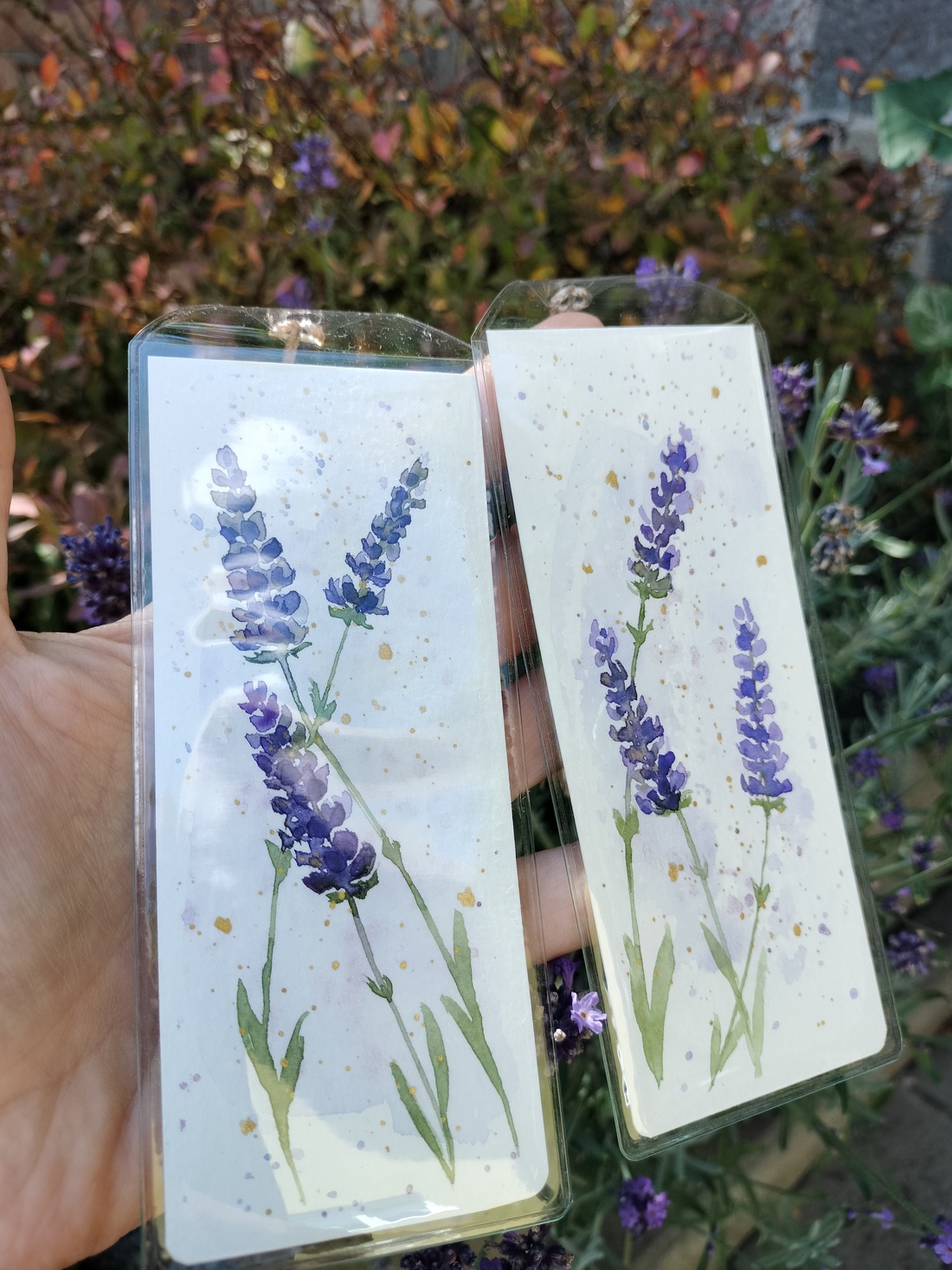 Set de doua semne de carte pictate manual cu lavanda - cărți și creații cu tematică muzicală, cadouri - semn de carte - Artynos.ro