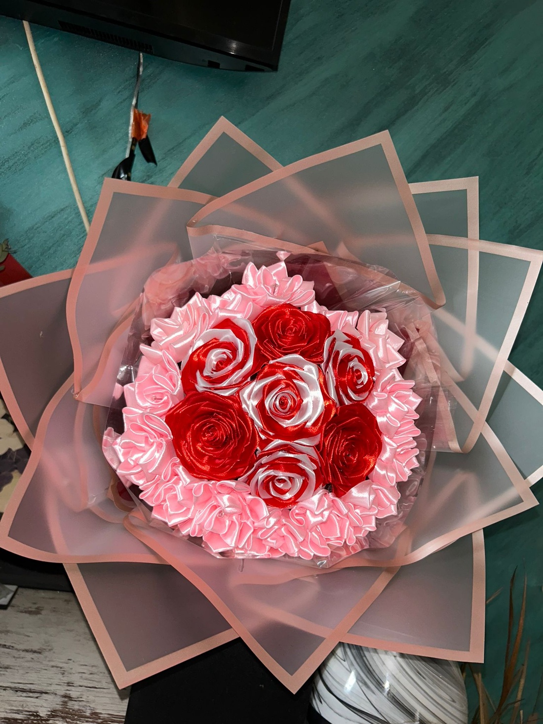 Buchet cu flori si trandafiri din satin - casă & stil de viață - decorațiuni de casă - accesorii florale - buchete de flori - Artynos.ro