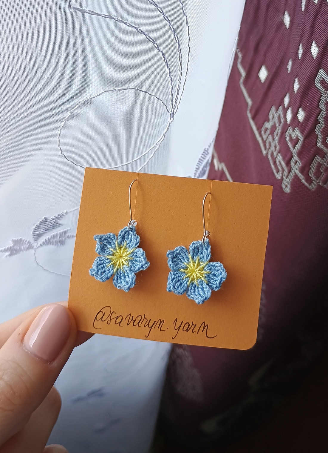Cercei croșetați floare-de-nu-mă-uita - bijuterii - cercei - cercei și ornamente pentru urechi - Artynos.ro Cercei croșetați floare-de-nu-mă-uita - bijuterii - cercei - cercei și ornamente pentru urechi - Artynos.ro