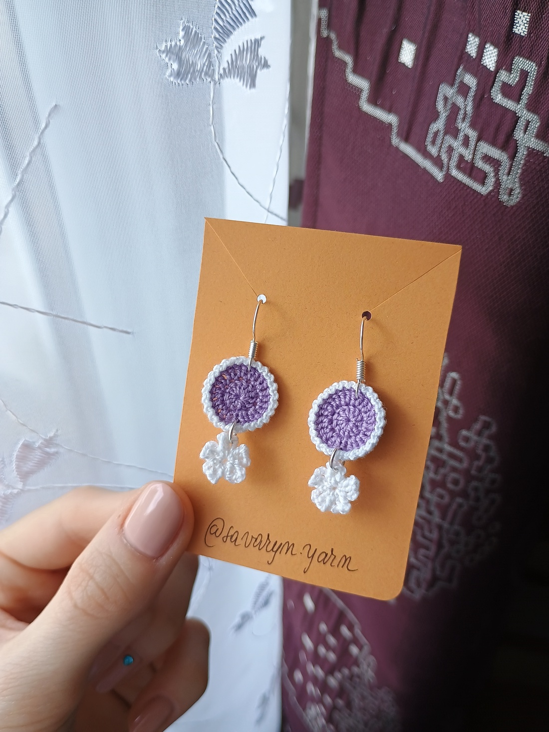 Cercei croșetați floare violet - bijuterii - cercei - cercei și ornamente pentru urechi - Artynos.ro Cercei croșetați floare violet - bijuterii - cercei - cercei și ornamente pentru urechi - Artynos.ro
