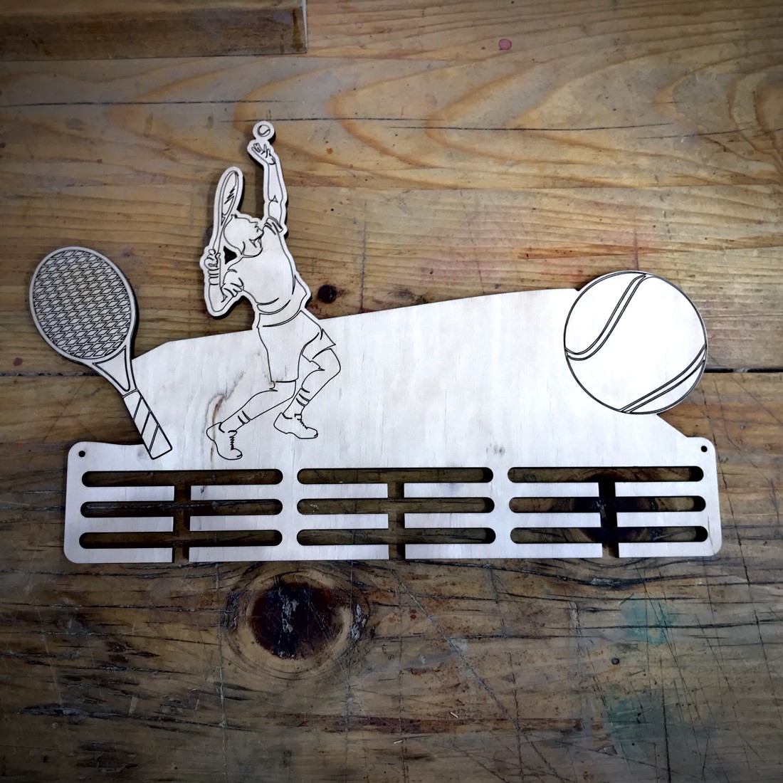 Suporturi pentru medalii Cadou tenis - jucării și echipamente pentru copii - accesorii sport - Artynos.ro