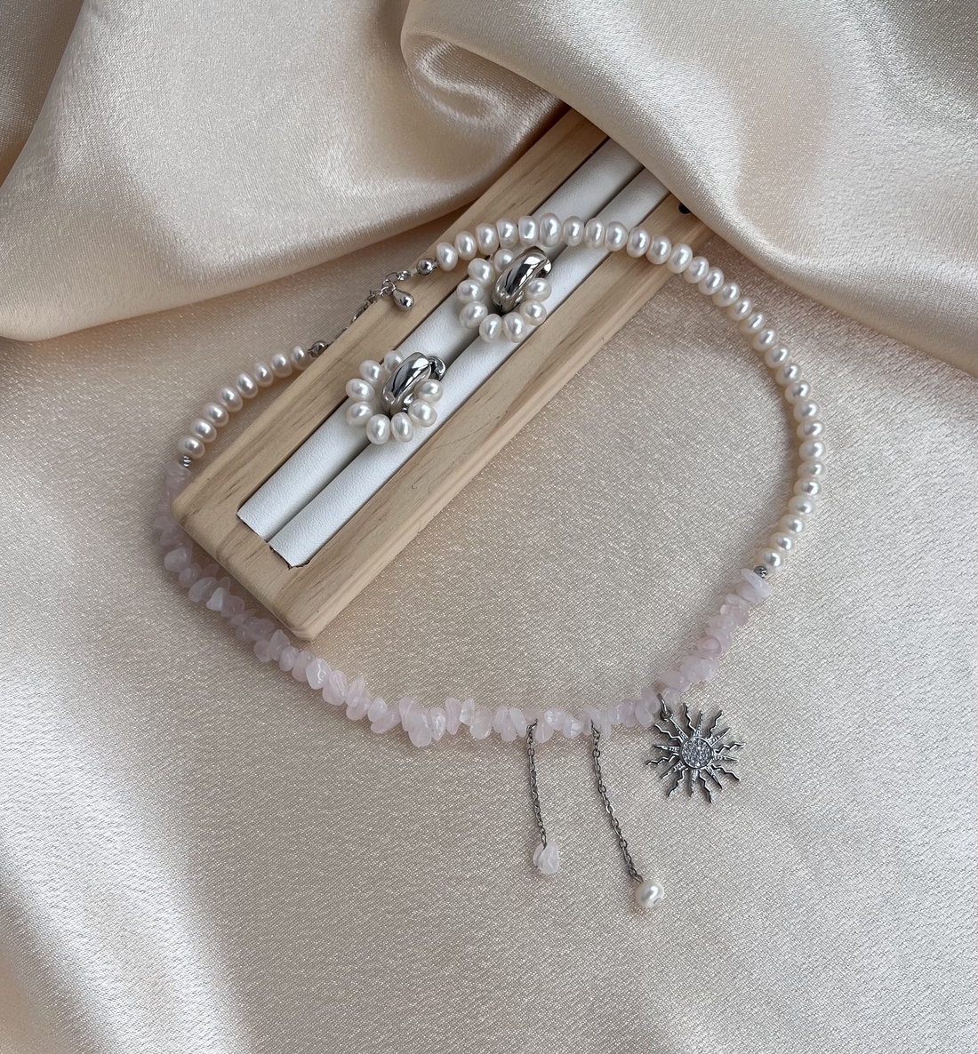 Set colier și cercei handmade - bijuterii - seturi de bijuterii - Artynos.ro Set colier și cercei handmade - bijuterii - seturi de bijuterii - Artynos.ro