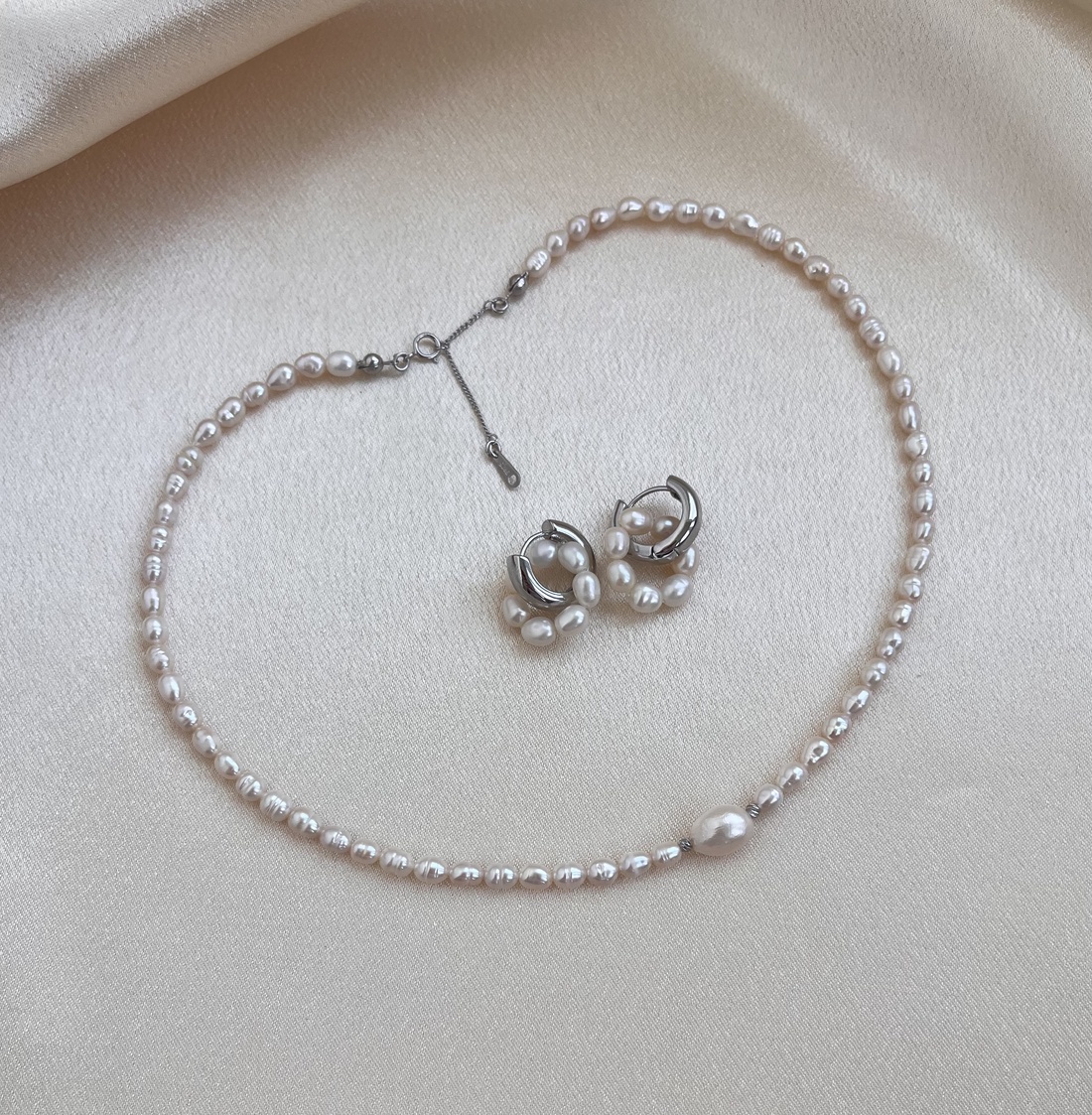 Set colier și cercei - accesorii nuntă - bijuterii mireasă - set bijuterii de mireasă - Artynos.ro Set colier și cercei - accesorii nuntă - bijuterii mireasă - set bijuterii de mireasă - Artynos.ro