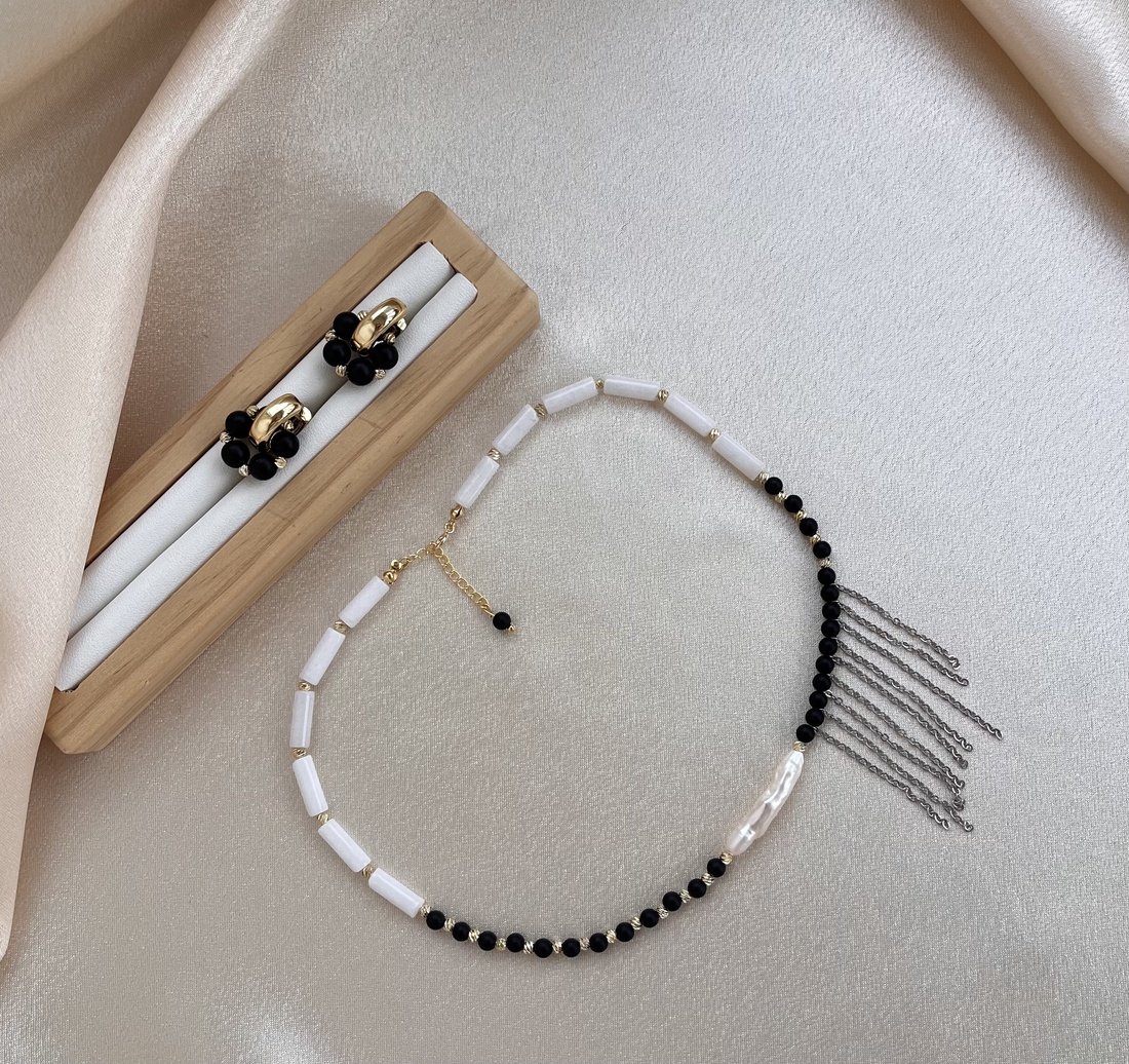 Set colier și cercei - accesorii nuntă - bijuterii mireasă - set bijuterii de mireasă - Artynos.ro Set colier și cercei - accesorii nuntă - bijuterii mireasă - set bijuterii de mireasă - Artynos.ro
