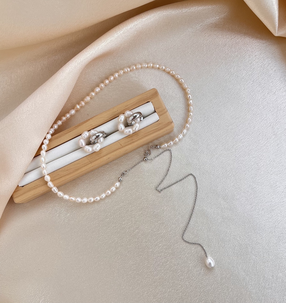 Set colier și cercei - accesorii nuntă - bijuterii mireasă - manșete nuntă și ace de cravată - Artynos.ro