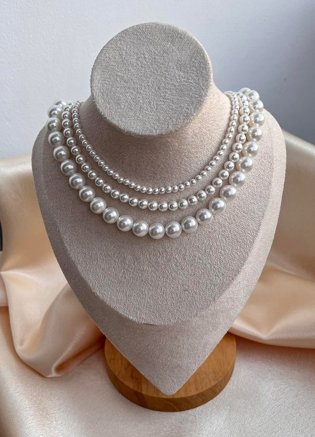 Set colier și cercei - accesorii nuntă - bijuterii mireasă - brățări mireasă - Artynos.ro Set colier și cercei - accesorii nuntă - bijuterii mireasă - brățări mireasă - Artynos.ro