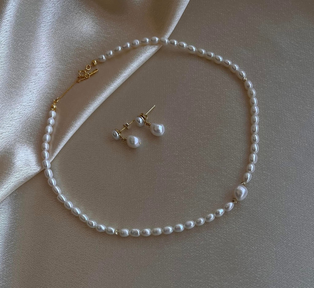 Set colier și cercei handmade - accesorii nuntă - bijuterii mireasă - set bijuterii de mireasă - Artynos.ro Set colier și cercei handmade - accesorii nuntă - bijuterii mireasă - set bijuterii de mireasă - Artynos.ro