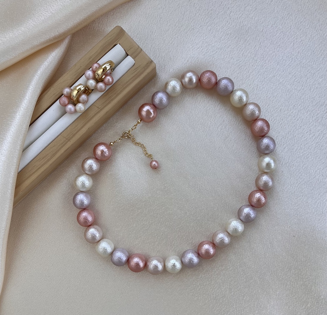 Set colier și cercei handmade - accesorii nuntă - bijuterii mireasă - set bijuterii de mireasă - Artynos.ro Set colier și cercei handmade - accesorii nuntă - bijuterii mireasă - set bijuterii de mireasă - Artynos.ro