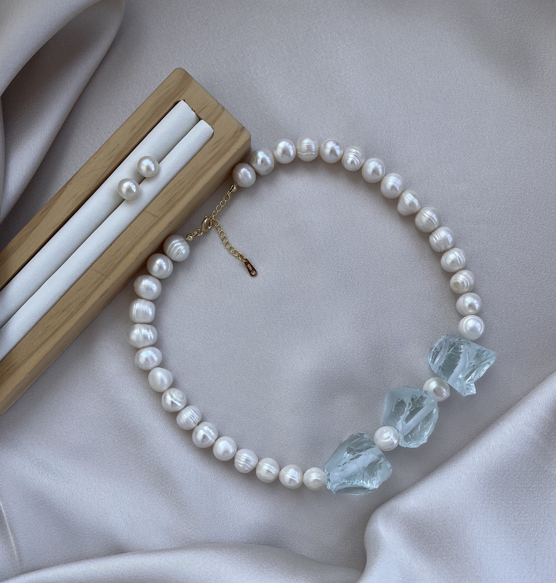 Set colier și cercei handmade - accesorii nuntă - bijuterii mireasă - manșete nuntă și ace de cravată - Artynos.ro
