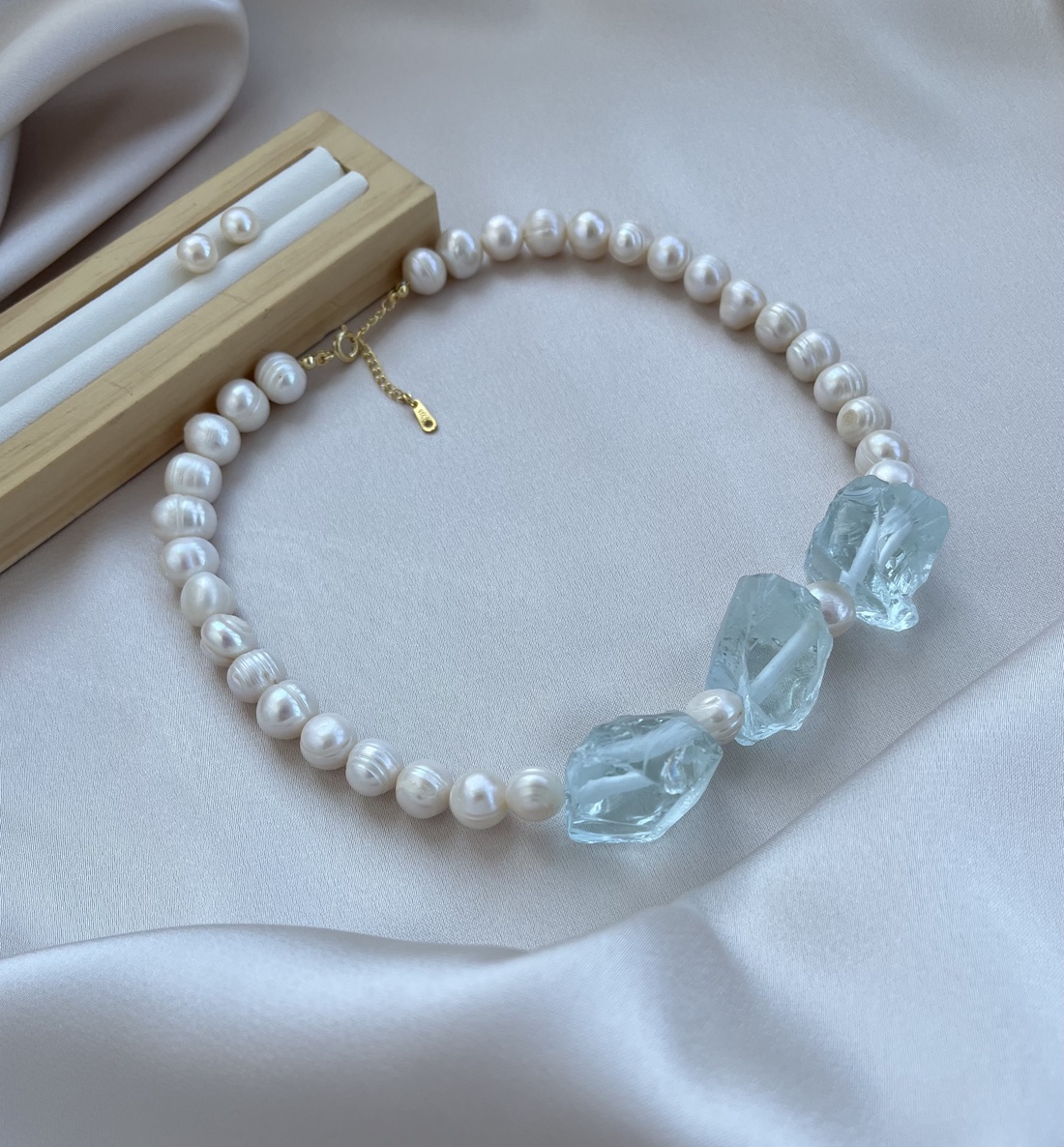 Set colier și cercei handmade - accesorii nuntă - bijuterii mireasă - manșete nuntă și ace de cravată - Artynos.ro