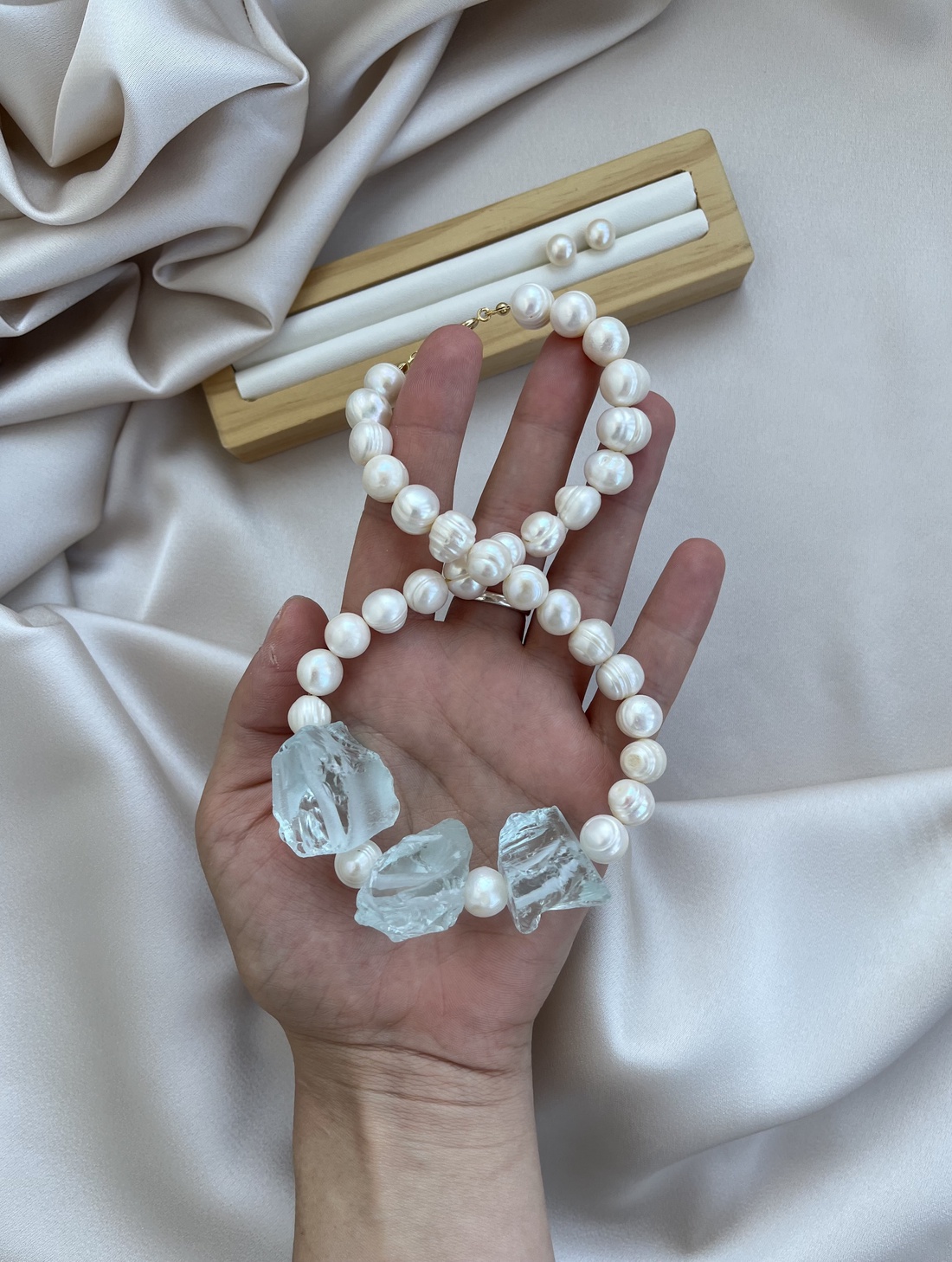 Set colier și cercei handmade - accesorii nuntă - bijuterii mireasă - manșete nuntă și ace de cravată - Artynos.ro