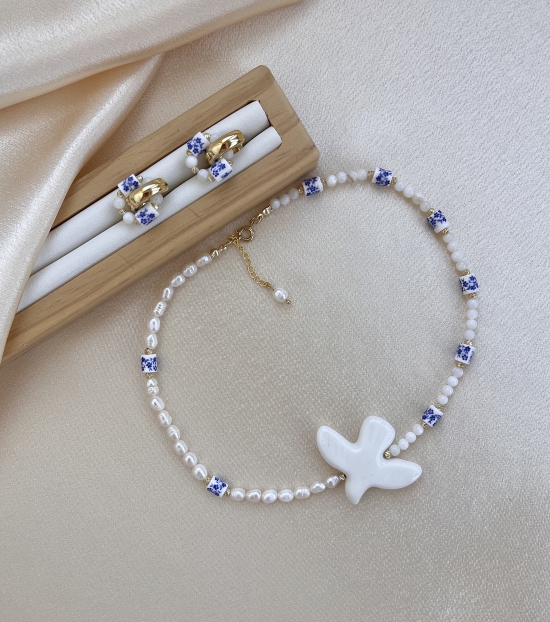Set colier și cercei handmade - accesorii nuntă - bijuterii mireasă - set bijuterii de mireasă - Artynos.ro