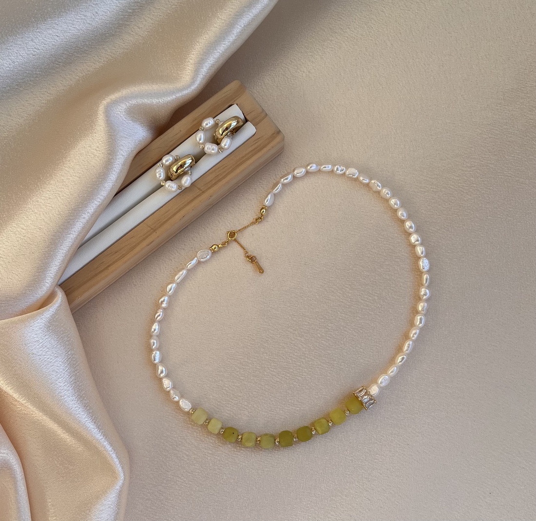 Set colier și cercei handmade - accesorii nuntă - bijuterii mireasă - set bijuterii de mireasă - Artynos.ro Set colier și cercei handmade - accesorii nuntă - bijuterii mireasă - set bijuterii de mireasă - Artynos.ro