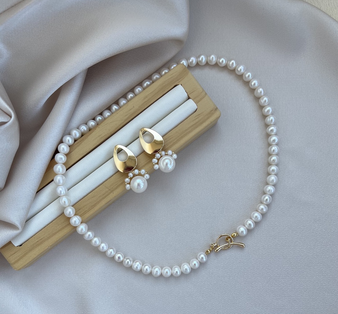 Set colier și cercei handmade - accesorii nuntă - bijuterii mireasă - set bijuterii de mireasă - Artynos.ro Set colier și cercei handmade - accesorii nuntă - bijuterii mireasă - set bijuterii de mireasă - Artynos.ro