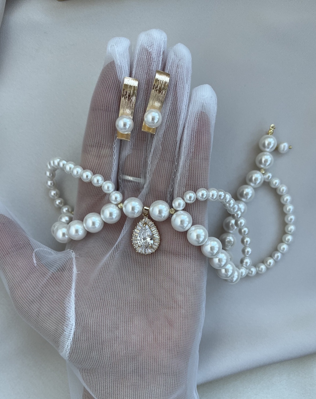 Set colier și cercei handmade - accesorii nuntă - bijuterii mireasă - colier mireasă - Artynos.ro Set colier și cercei handmade - accesorii nuntă - bijuterii mireasă - colier mireasă - Artynos.ro