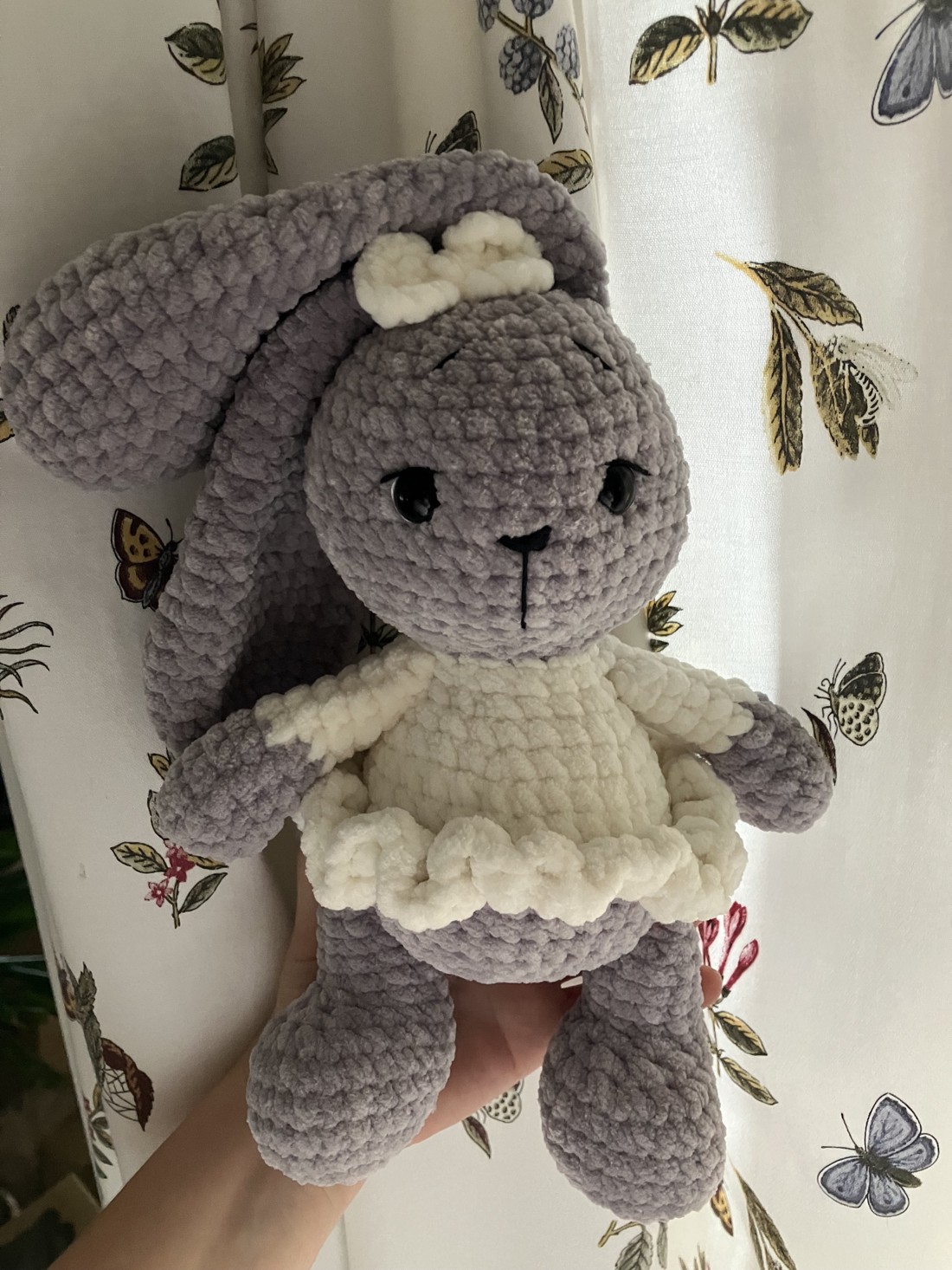 Chenille iepuraș croșetat - jucării și echipamente pentru copii - plușuri - iepure de pluș - Artynos.ro