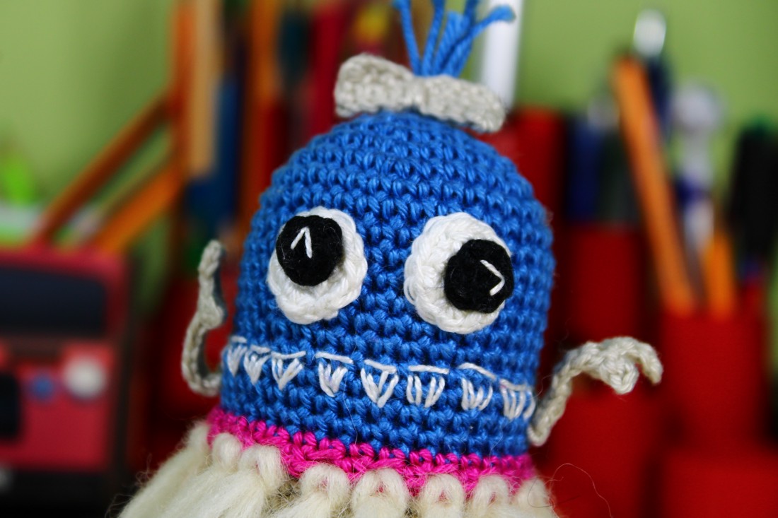 Monstru Monstru -  - Artynos.ro