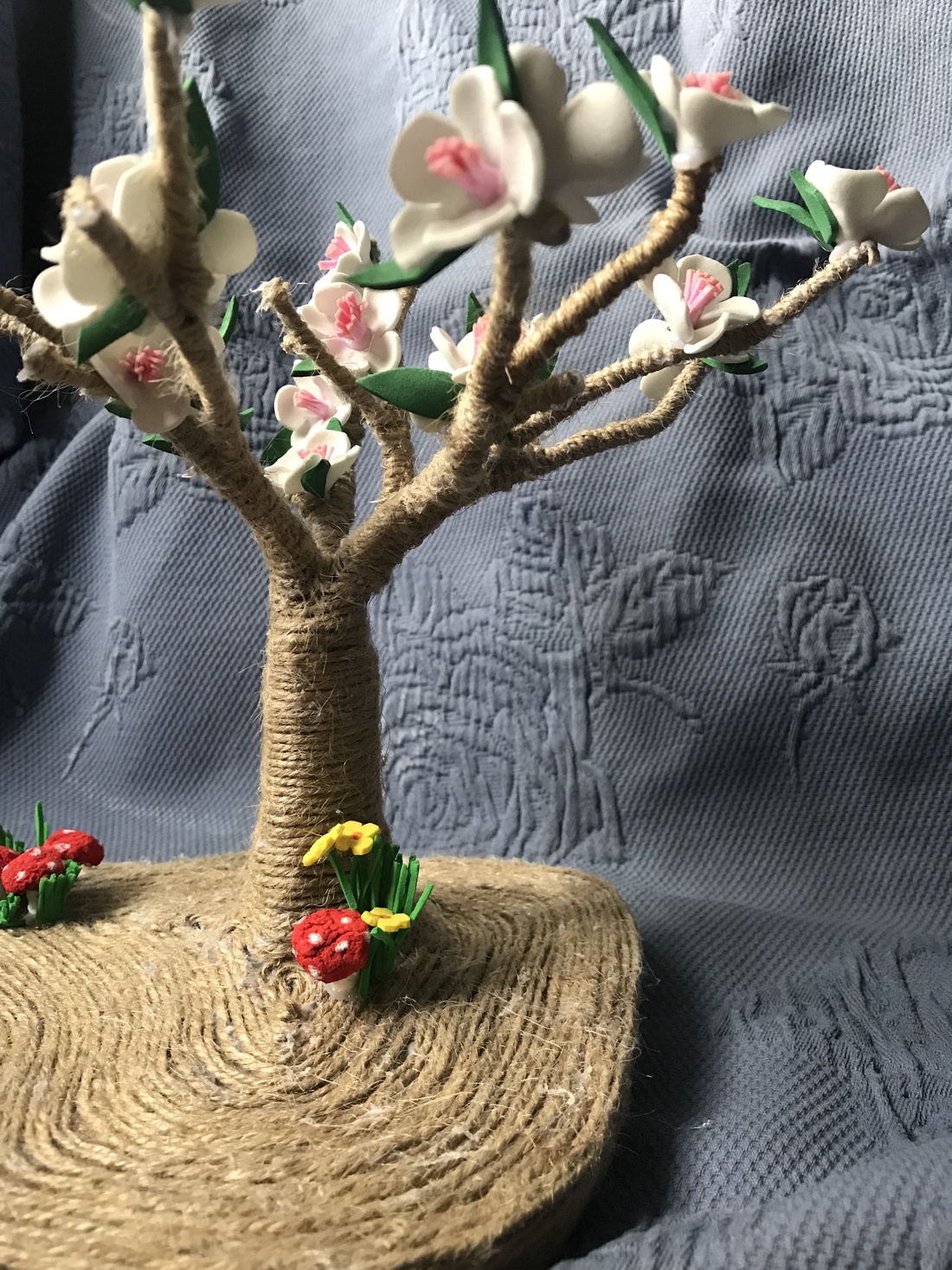 Copac cu flori - casă & stil de viață - accesorii pentru decorat casa - decorațiuni de masă și decorațiuni pentru rafturi - bonsai, bonsai boluri, bonsai copac - Artynos.ro Copac cu flori - casă & stil de viață - accesorii pentru decorat casa - decorațiuni de masă și decorațiuni pentru rafturi - bonsai, bonsai boluri, bonsai copac - Artynos.ro