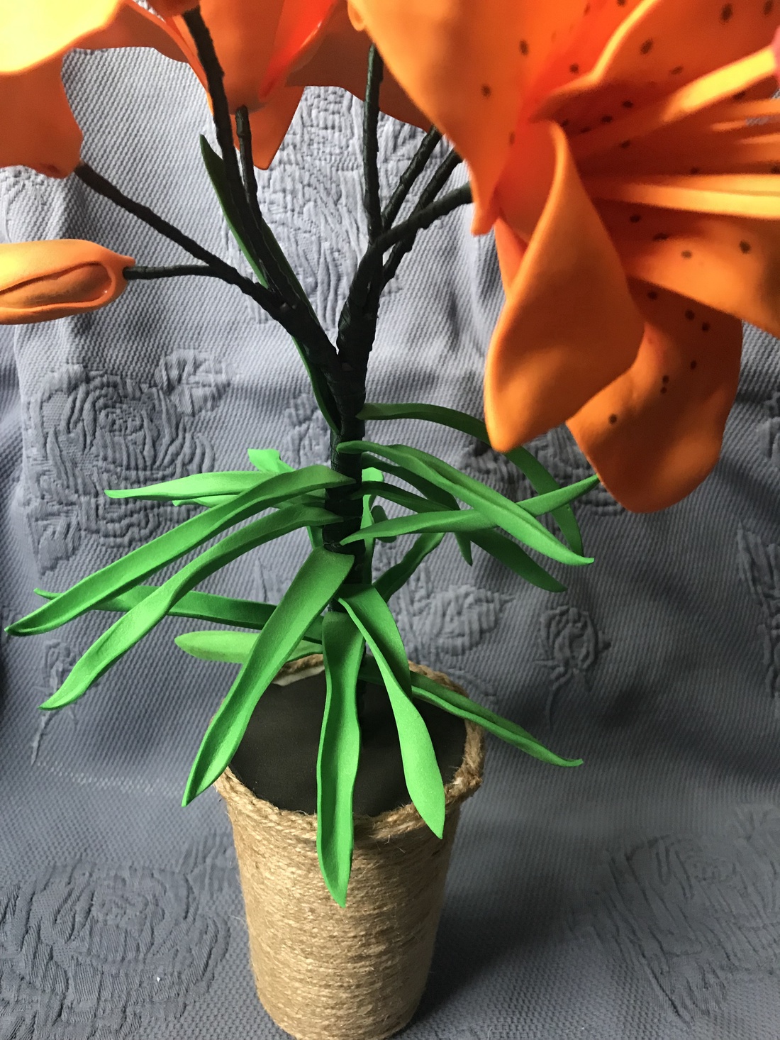 Crin in vas - casă & stil de viață - accesorii pentru decorat casa - decorațiuni de masă și decorațiuni pentru rafturi - boluri din ceramică, boluri decorative - Artynos.ro Crin in vas - casă & stil de viață - accesorii pentru decorat casa - decorațiuni de masă și decorațiuni pentru rafturi - boluri din ceramică, boluri decorative - Artynos.ro