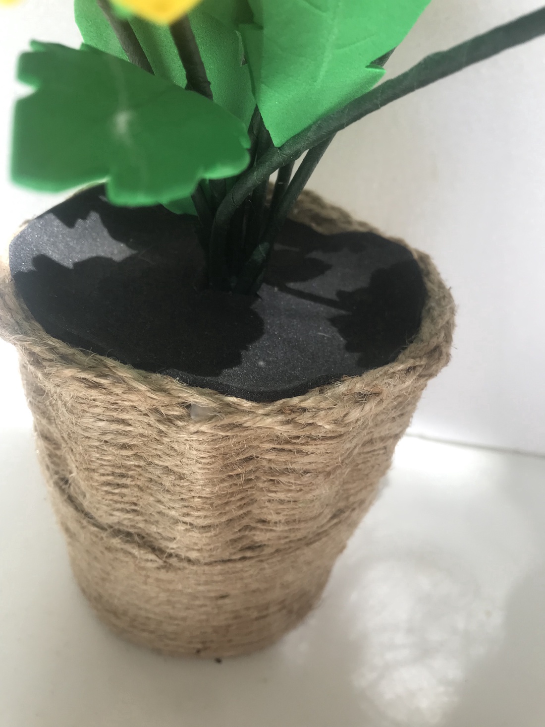 Vaza cu crizanteme - casă & stil de viață - accesorii pentru decorat casa - decorațiuni de masă și decorațiuni pentru rafturi - boluri din ceramică, boluri decorative - Artynos.ro Vaza cu crizanteme - casă & stil de viață - accesorii pentru decorat casa - decorațiuni de masă și decorațiuni pentru rafturi - boluri din ceramică, boluri decorative - Artynos.ro
