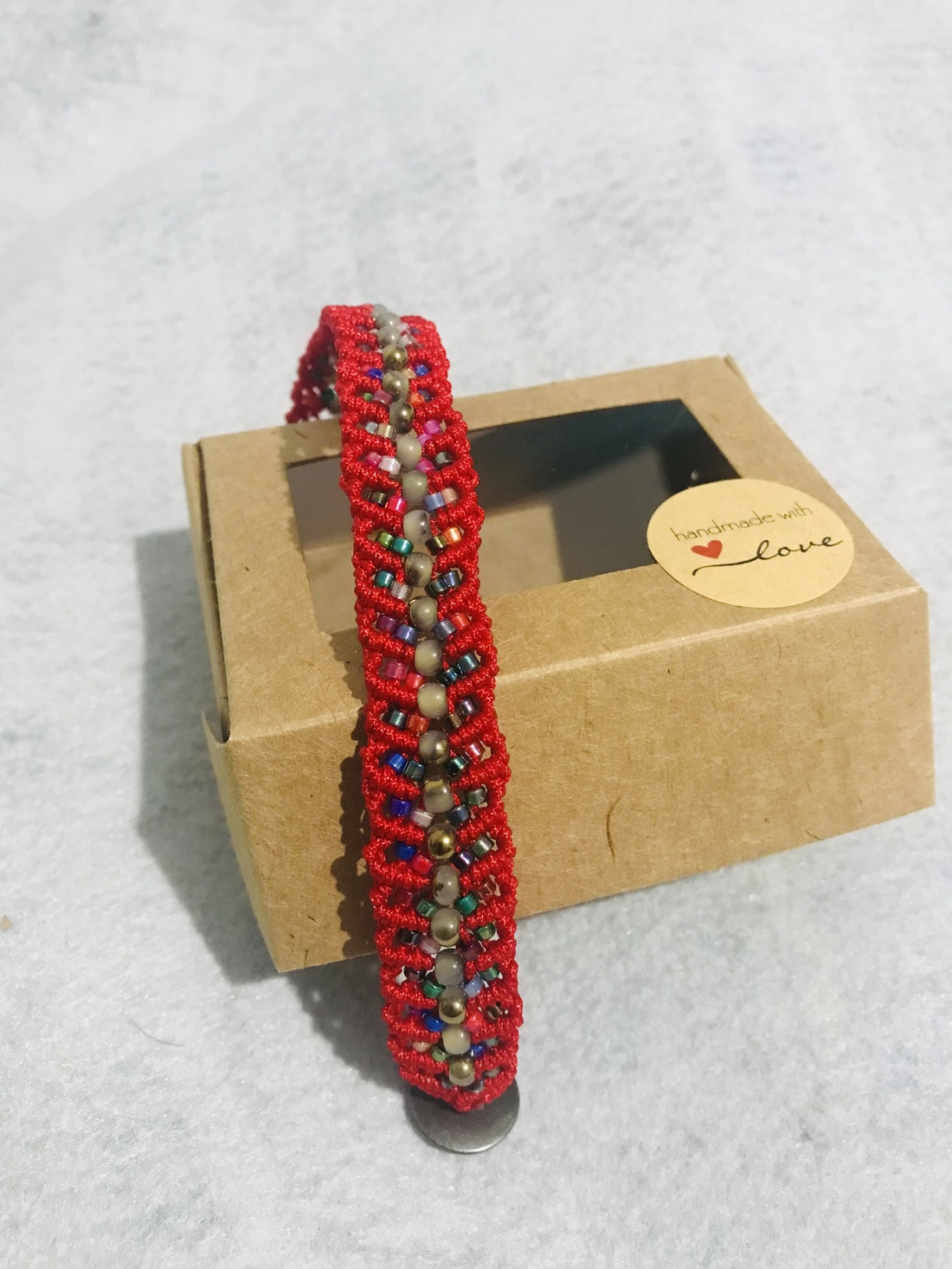 Brățara Roșie cu Margele colorate - bijuterii - brățări - brățări împletite - Artynos.ro