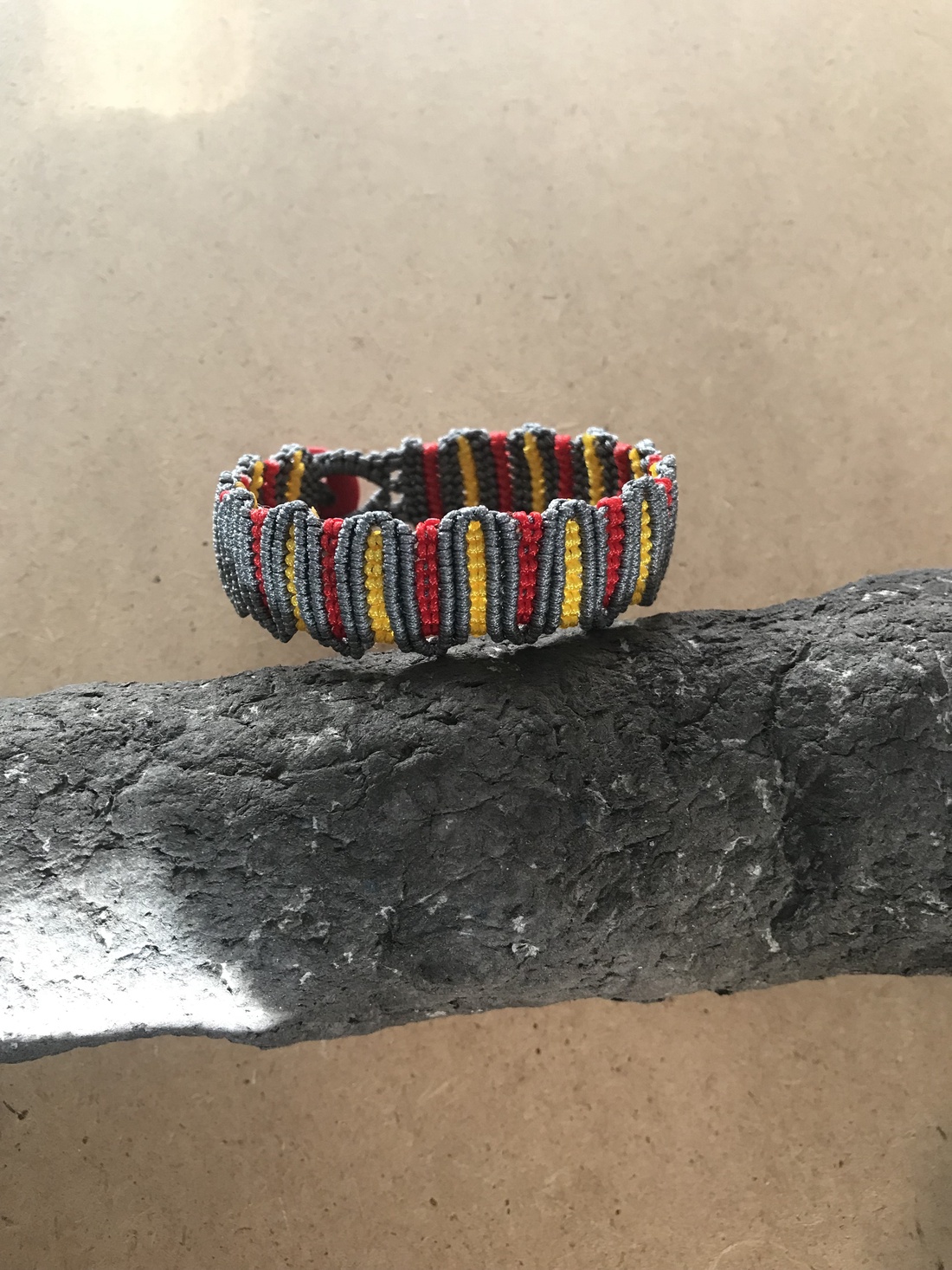 Brățara barbateasca �Spirit Tribal - bijuterii - brățări - brățări împletite - Artynos.ro